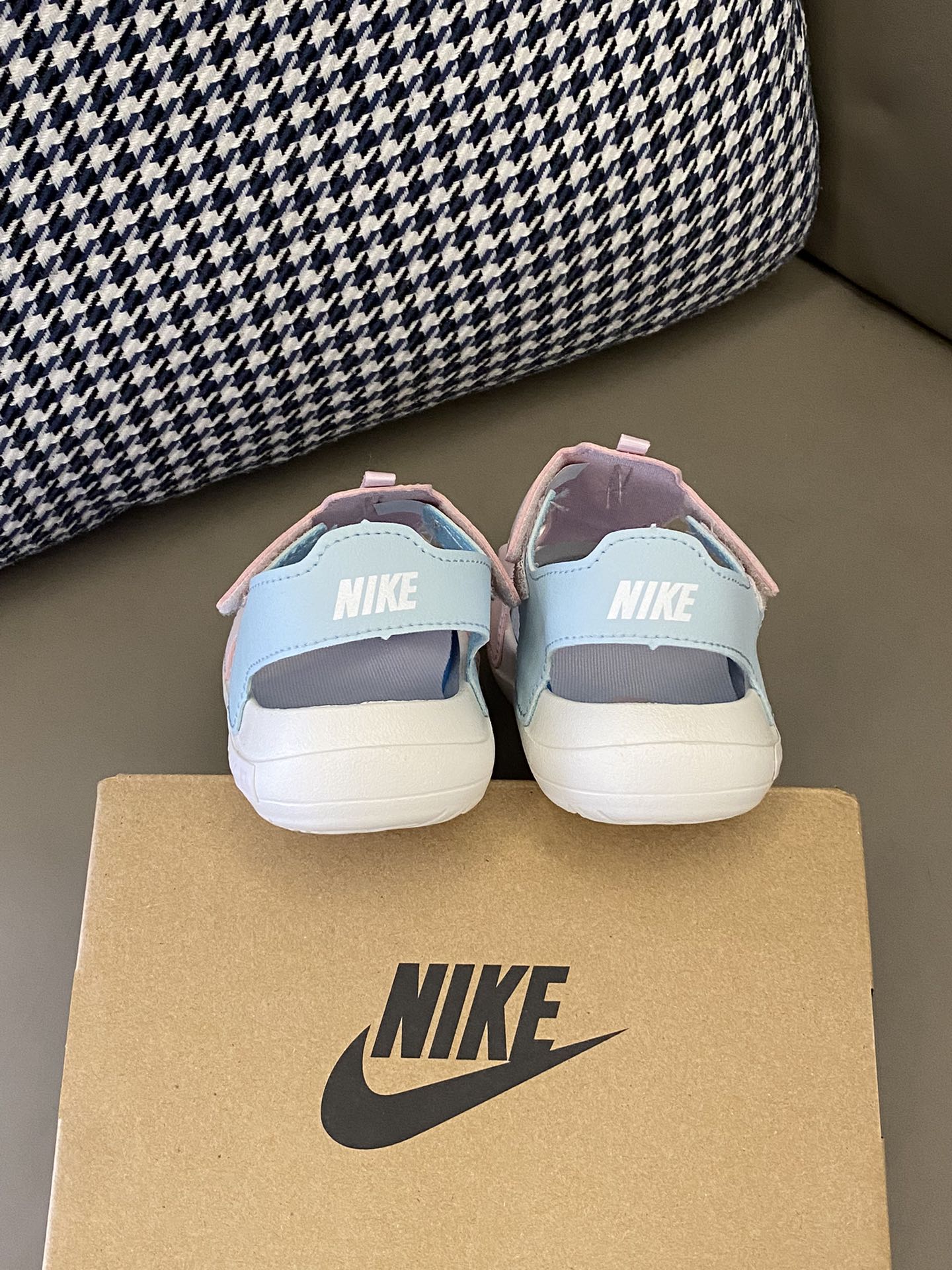 图片[4]-原图直出🌟 这双简直是王牌单品🤟🏻 宝妈们一定很熟悉，鞋底特别软，鞋面贴合脚面，轻柔包裹小脚丫，后跟稳固足部，非常贴心的细节设计，真的太推荐了 💯-选品中心