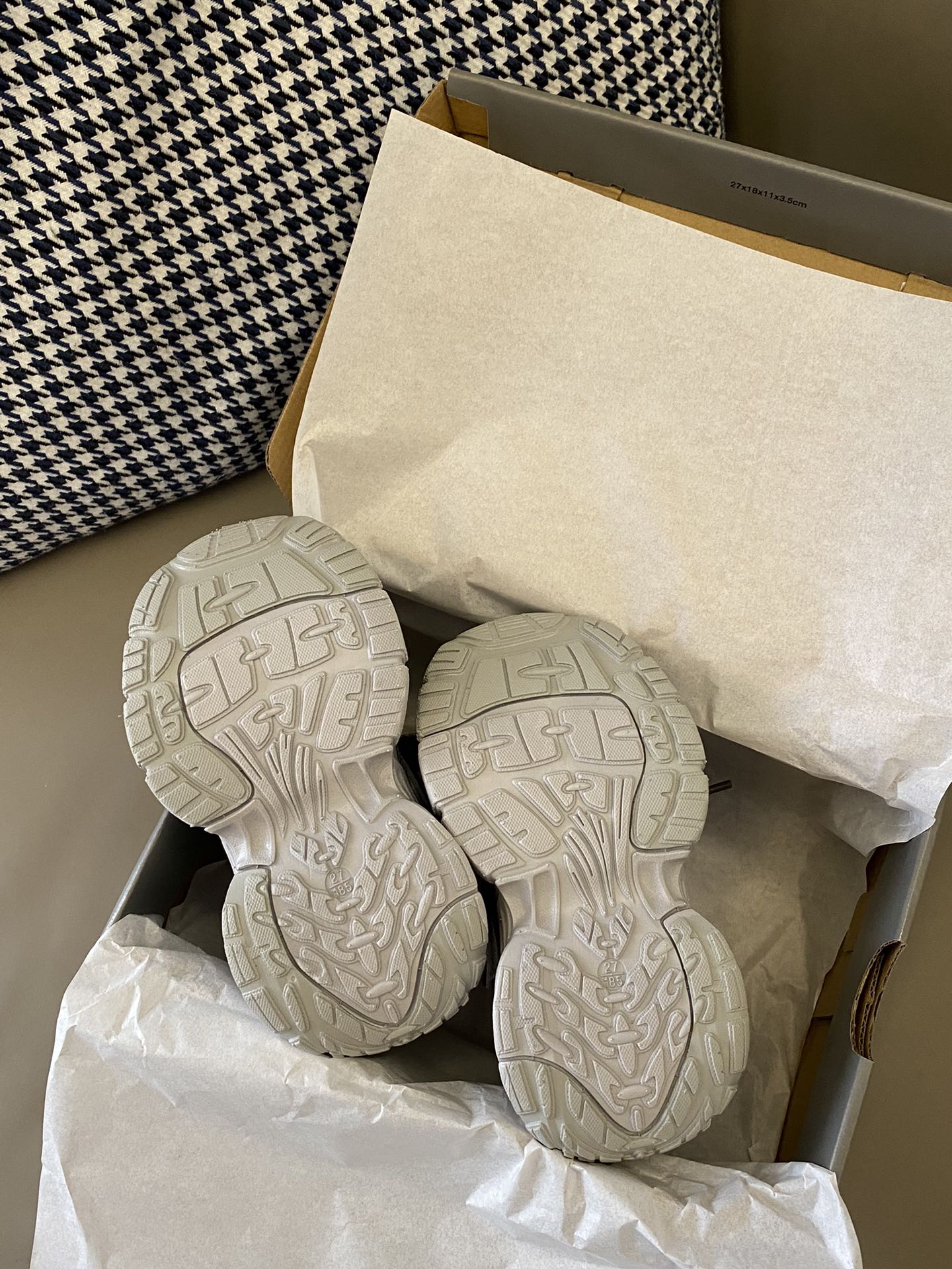 图片[9]-原图直出🌟 洋气又百搭的老爹鞋穿上舒服透气💨魔术贴设计，方便宝贝穿脱✅鞋底防滑耐磨☺️舒服好穿✌🏻跑步跳高都棒棒哒🎉鞋型好好看爱了-选品中心