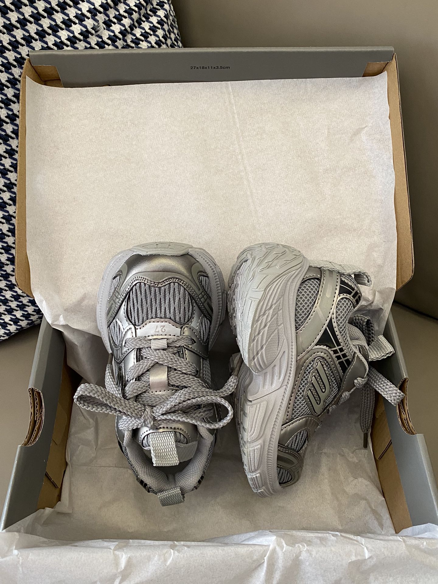 图片[2]-原图直出🌟 洋气又百搭的老爹鞋穿上舒服透气💨魔术贴设计，方便宝贝穿脱✅鞋底防滑耐磨☺️舒服好穿✌🏻跑步跳高都棒棒哒🎉鞋型好好看爱了-选品中心