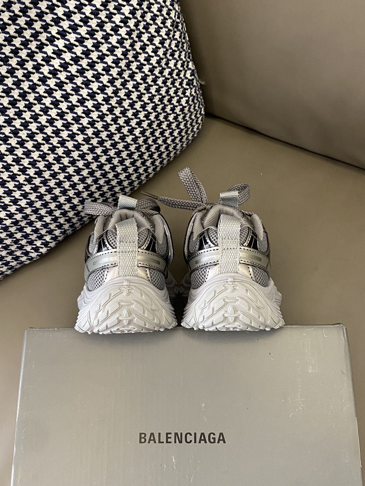 图片[4]-原图直出🌟 洋气又百搭的老爹鞋穿上舒服透气💨魔术贴设计，方便宝贝穿脱✅鞋底防滑耐磨☺️舒服好穿✌🏻跑步跳高都棒棒哒🎉鞋型好好看爱了-选品中心