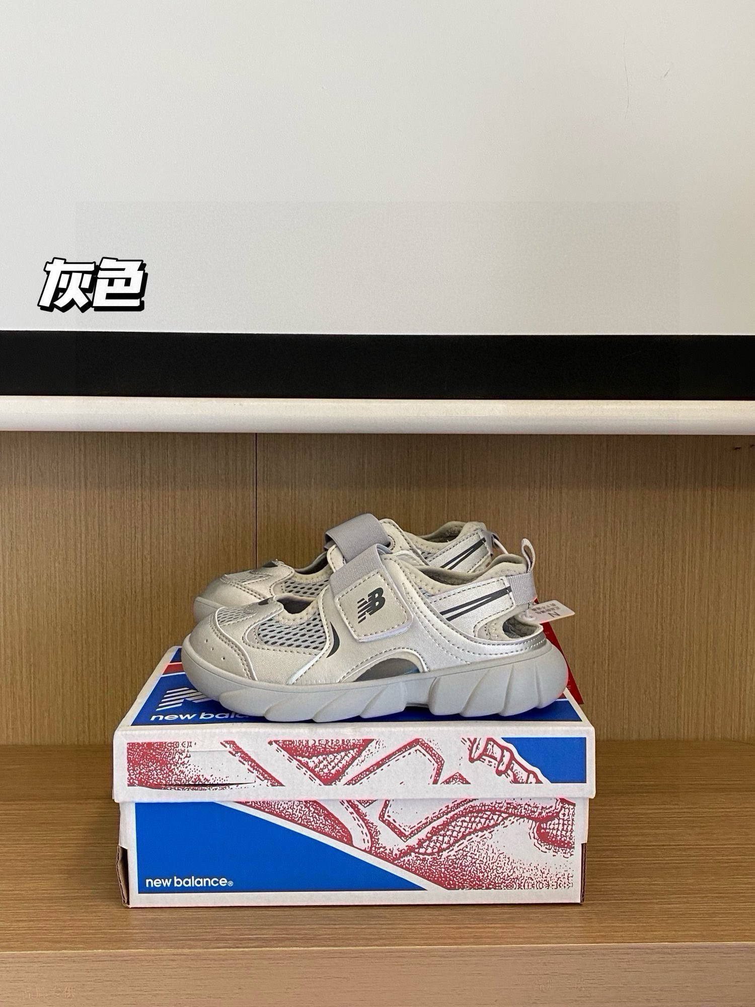 图片[4]-昨日7月12号 销量排行榜第1️⃣名👇🏻👇🏻👇🏻 夏天必备王炸爆款🔥时髦鞋王 🇰🇷NB 920网面凉鞋！活动整个鞋子超极轻盈柔软舒适～脚背的绑带有弹力～ 可以根据脚背高低调整，对高脚背友好🤗真的太喜欢-选品中心