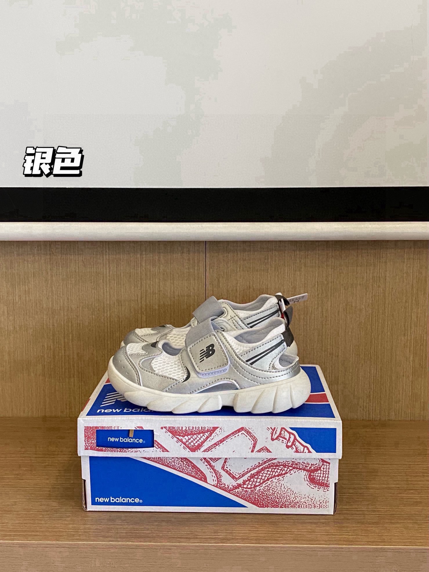 图片[2]-昨日7月12号 销量排行榜第1️⃣名👇🏻👇🏻👇🏻 夏天必备王炸爆款🔥时髦鞋王 🇰🇷NB 920网面凉鞋！活动整个鞋子超极轻盈柔软舒适～脚背的绑带有弹力～ 可以根据脚背高低调整，对高脚背友好🤗真的太喜欢-选品中心