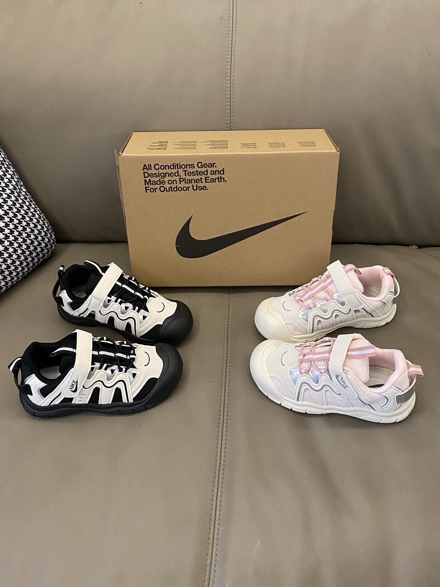 图片[8]-原图直出🌟 真不是我吹这运动鞋太酷🆒啦😍 鞋面镂空设计，透气舒适😌魔术贴设计方便宝贝自己穿脱✅橡胶防滑耐磨大底🫣轻松应对各种地形环境👻-选品中心