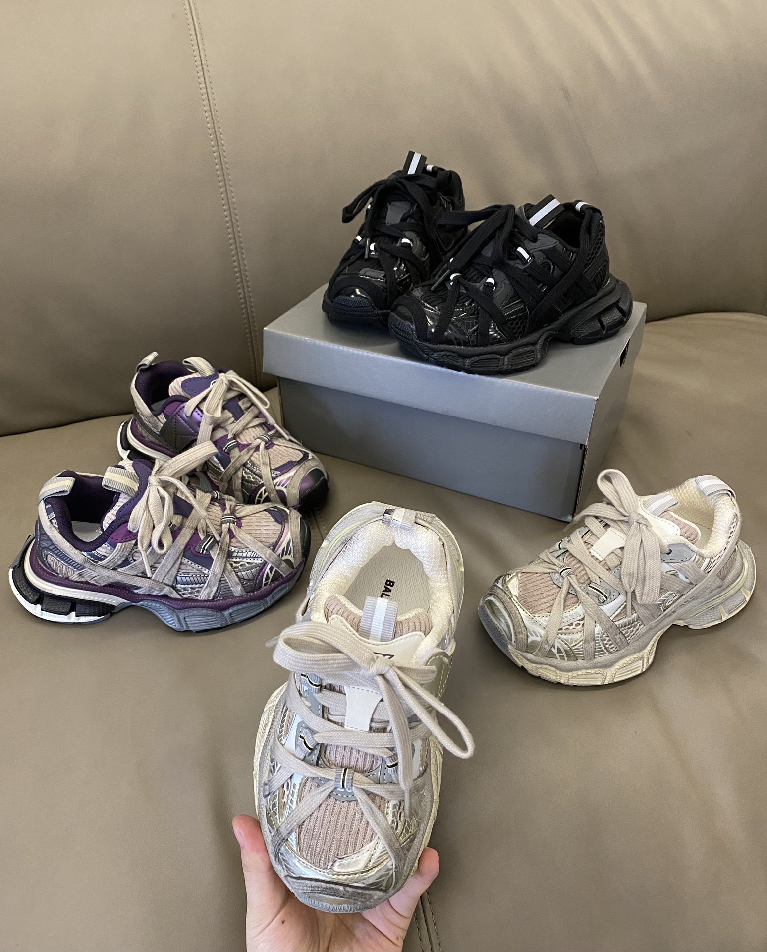 图片[3]-原图直出🌟 巴黎世家新款绑带3XL做旧老爹鞋绝了 一年四季都🉑以穿👻上脚质感拉满😍又酷又飒🆒双鞋带固定装饰+侧面魔术贴设计方便宝贝自己穿脱✅鞋底防滑耐磨，抓地力强👍🏻-选品中心