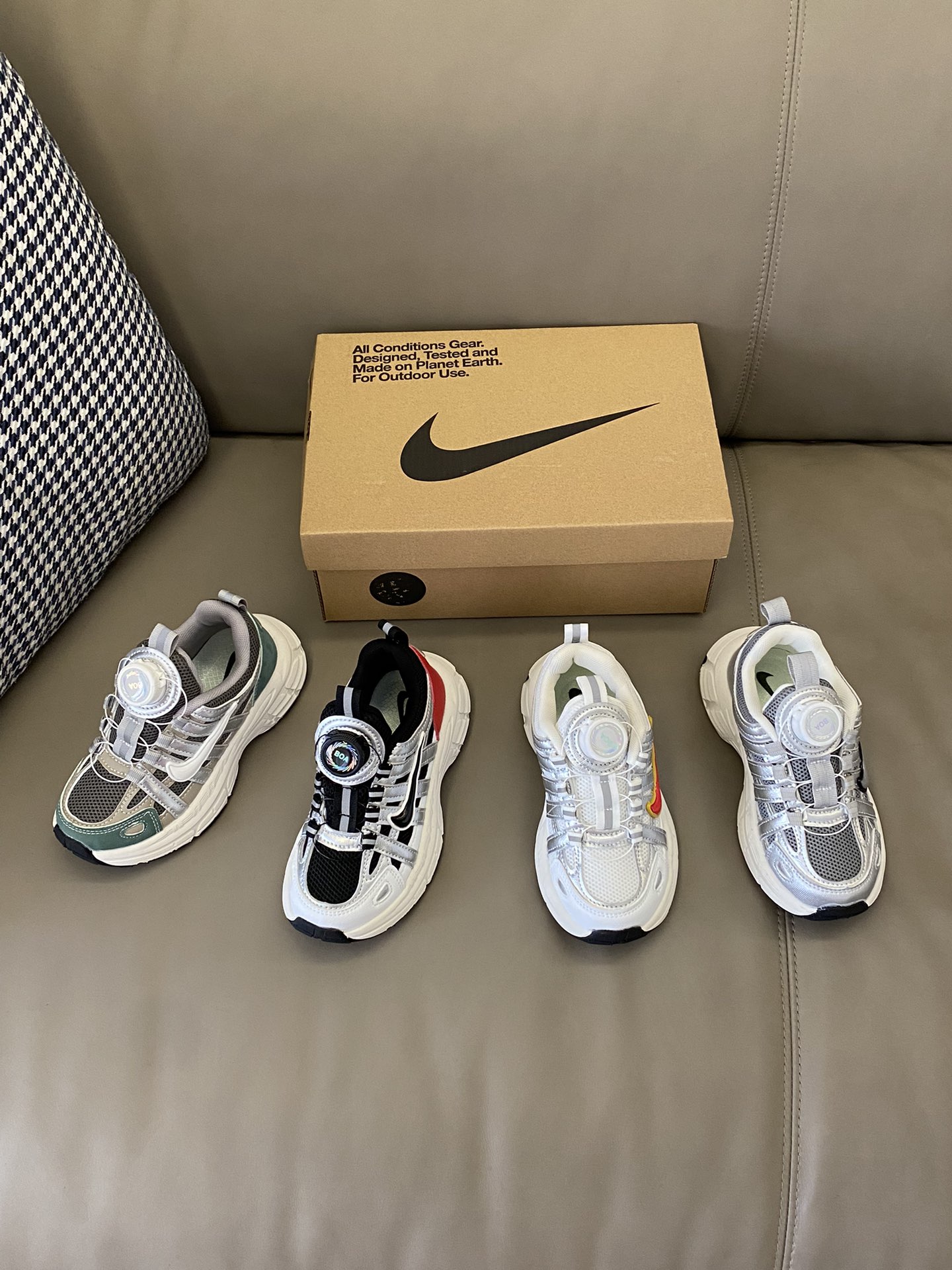 图片[5]-原图直出🌟 NK 网面旋转纽扣运动鞋经典配色真的可以闭眼入😜旋转纽扣设计方便宝贝穿脱✌🏻超透气网眼设计，清爽透气💨整双鞋子质感🈵🈵轻盈、有弹性👏🏻-选品中心