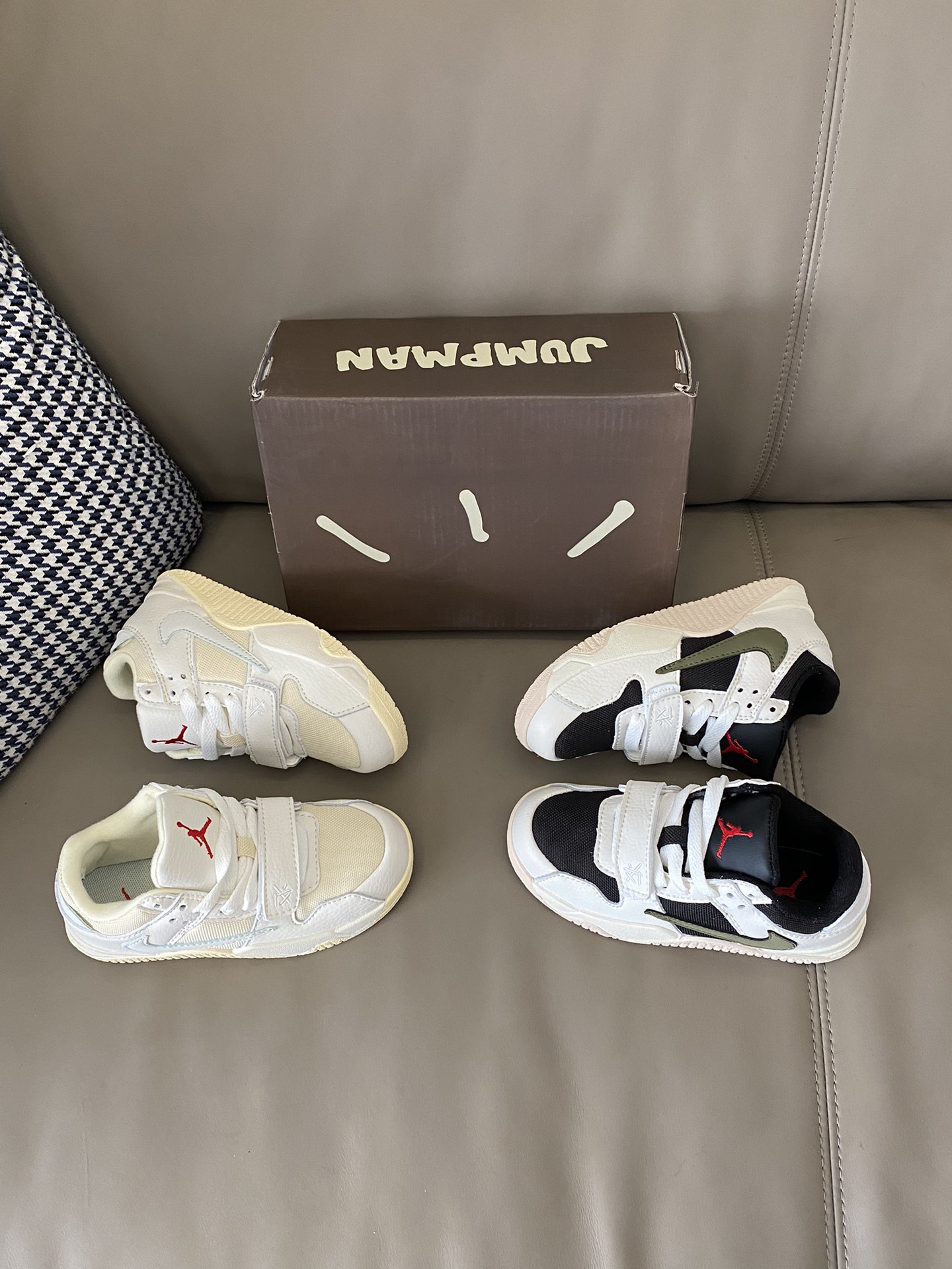 图片[8]-原图直出🌟 这倒钩运动鞋设计独特时尚经典不过时👻鞋面材质看起来非常舒适😌鞋底厚实而柔软☁️魔术贴+按钮扣设计方便宝贝穿脱✅-选品中心