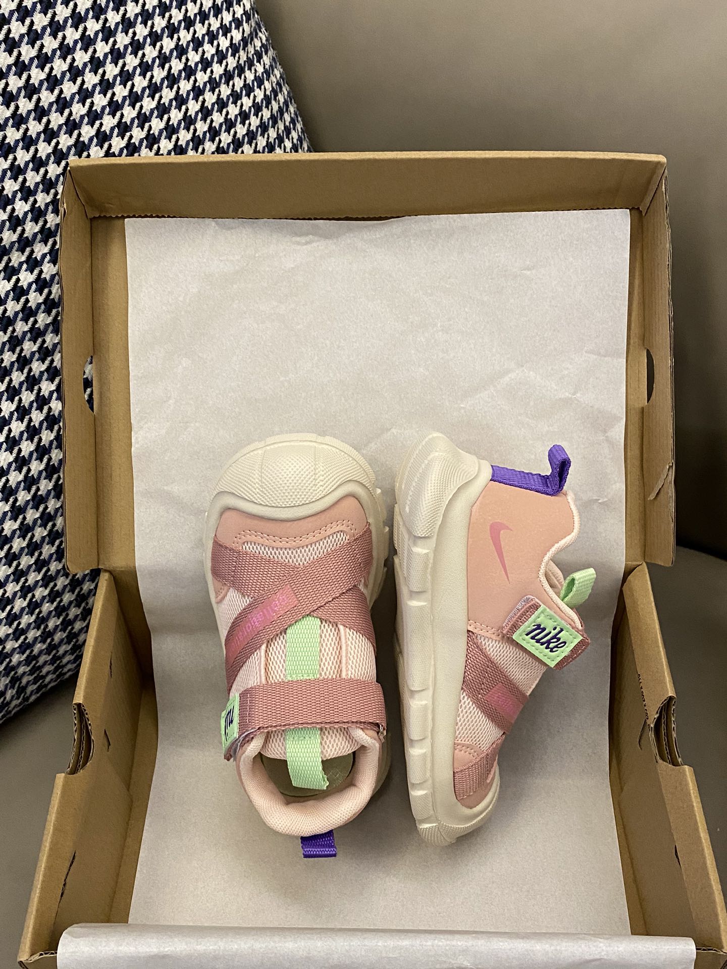 图片[2]-儿童款运动鞋必须有它做工和材质面料都很牛🐮魔术贴设计方便宝贝穿脱✔️超弹大底，轻便舒适第一名🥇🥇让小朋友运动时更加洒脱~~MNA203-选品中心