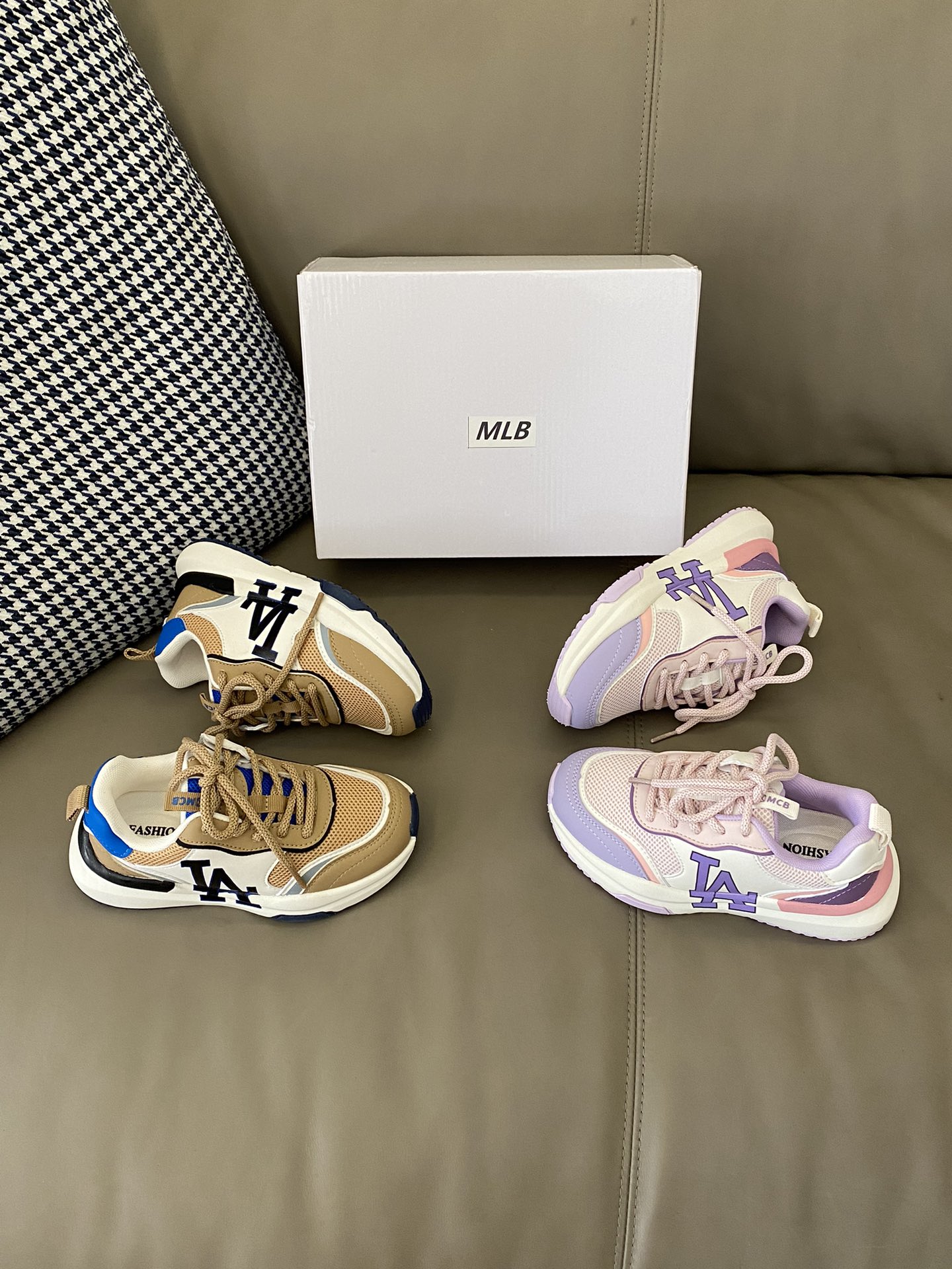 图片[7]-原图直出🌟 MLB 老爹鞋简约大方，让人一眼就爱上😍鞋面透气网料材质，清爽透气💨系带+内侧魔术贴方便穿脱👻橡胶大底防滑耐磨🤗-选品中心