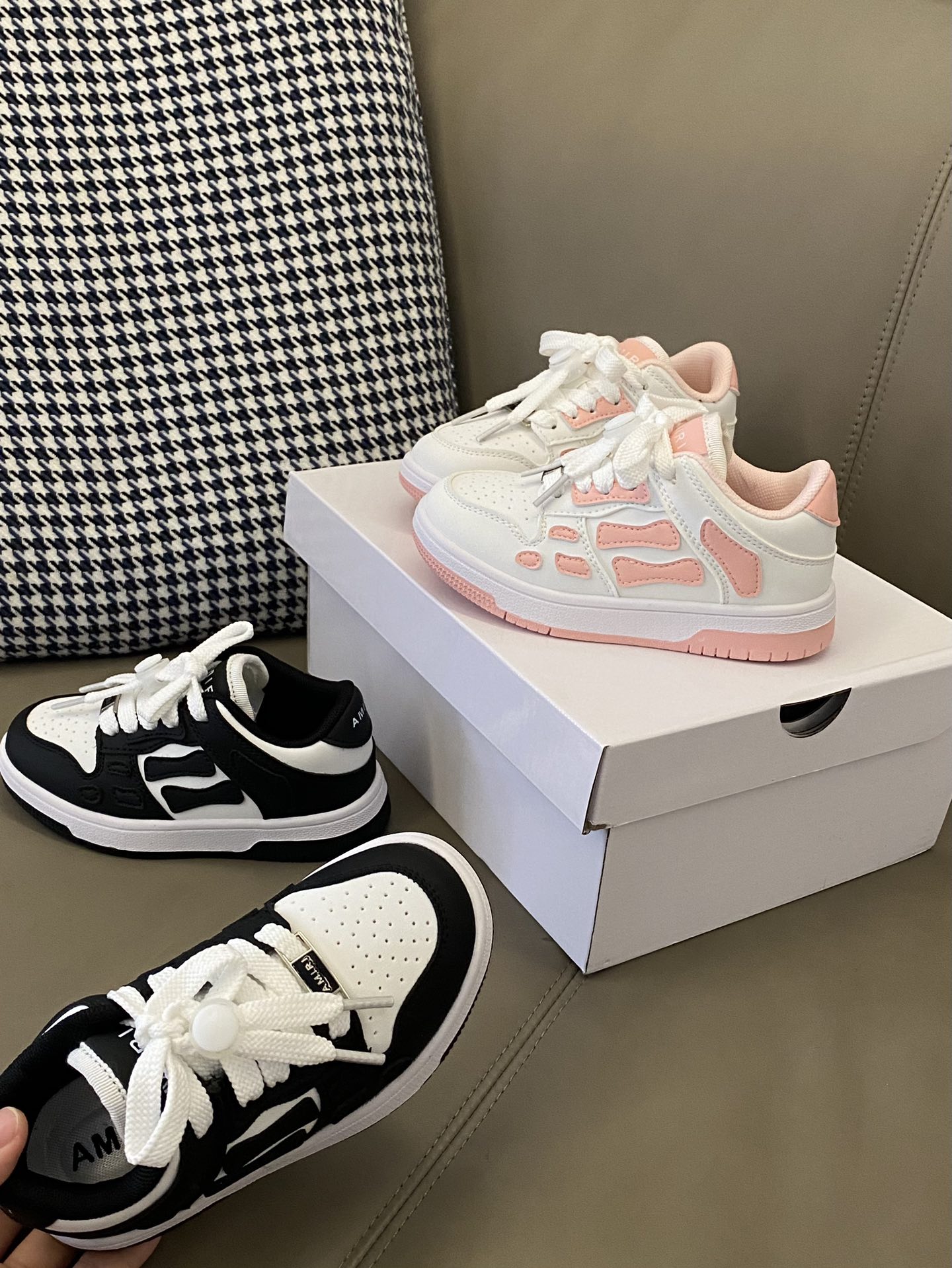 图片[6]-原图直出🌟 鞋面整体都是非常柔软的皮质👻松紧扣设计方便宝贝穿脱✅ 妥妥的被种草了😍上脚舒适感好～不重有型😎MNA209-选品中心