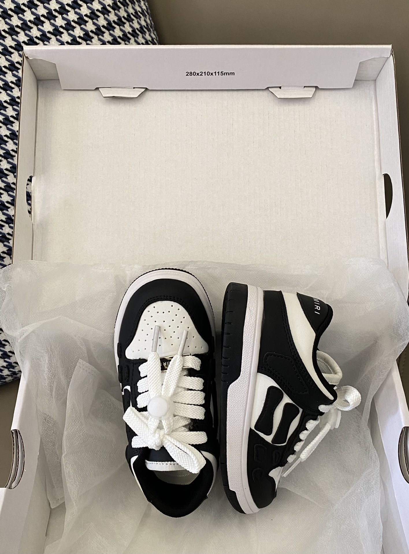 图片[5]-原图直出🌟 鞋面整体都是非常柔软的皮质👻松紧扣设计方便宝贝穿脱✅ 妥妥的被种草了😍上脚舒适感好～不重有型😎MNA209-选品中心