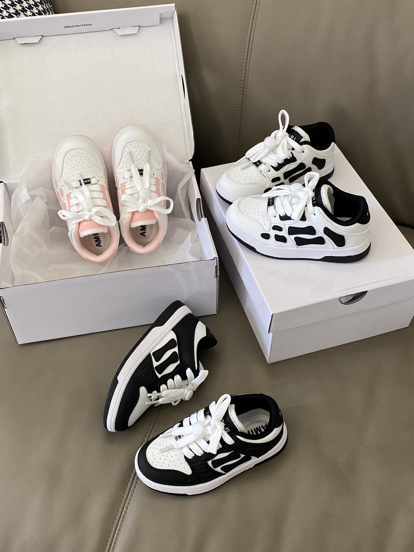 图片[3]-原图直出🌟 鞋面整体都是非常柔软的皮质👻松紧扣设计方便宝贝穿脱✅ 妥妥的被种草了😍上脚舒适感好～不重有型😎MNA209-选品中心