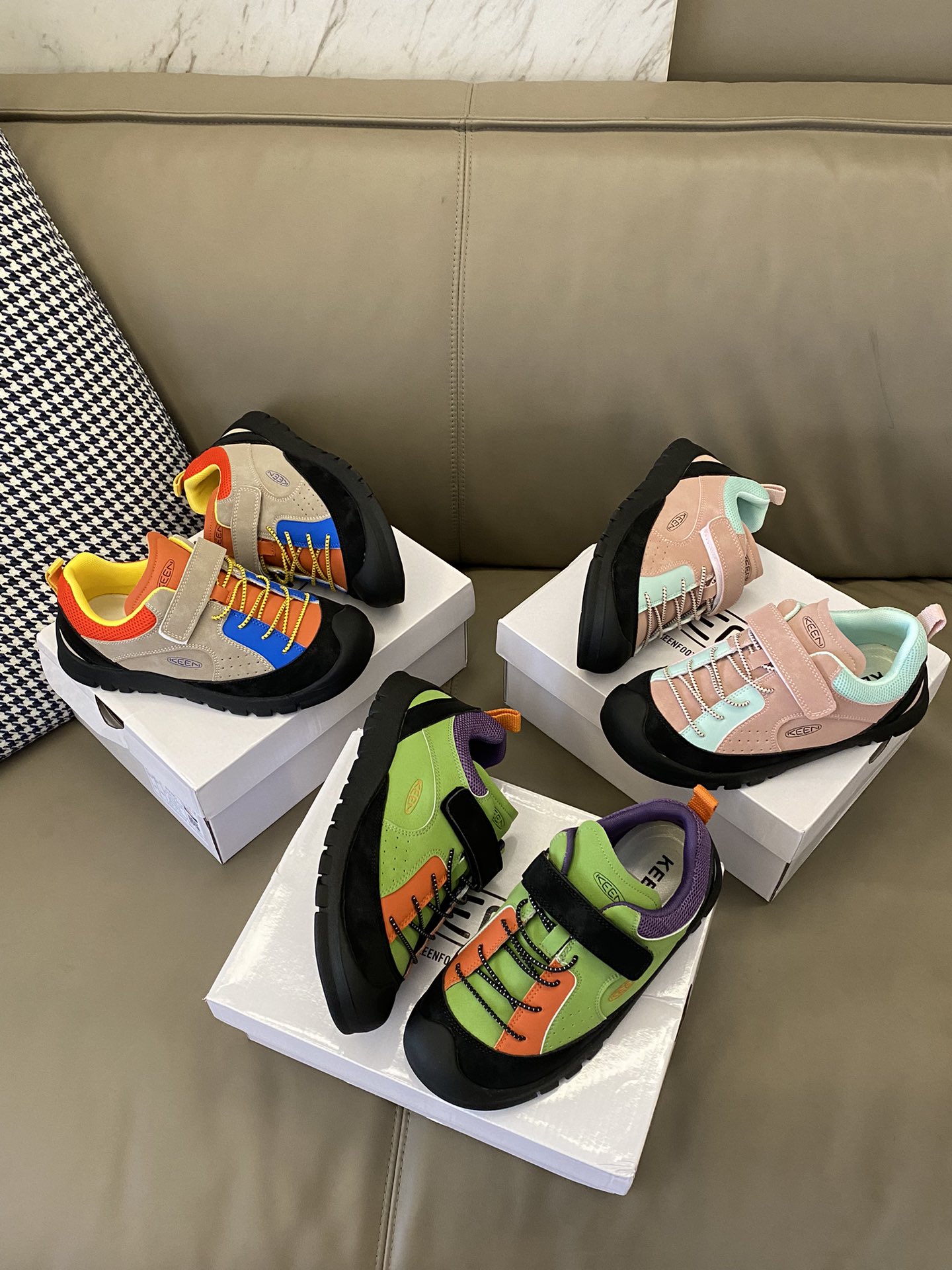 图片[2]-原图直出🌟 KEEN 登山鞋上脚真的很舒服😌软软的鞋底很跟脚哦👻魔术贴设计，穿脱起来也方便✅网面设计透气性不错的👏🏻日常穿或者上学穿简直太适🈴啦-选品中心