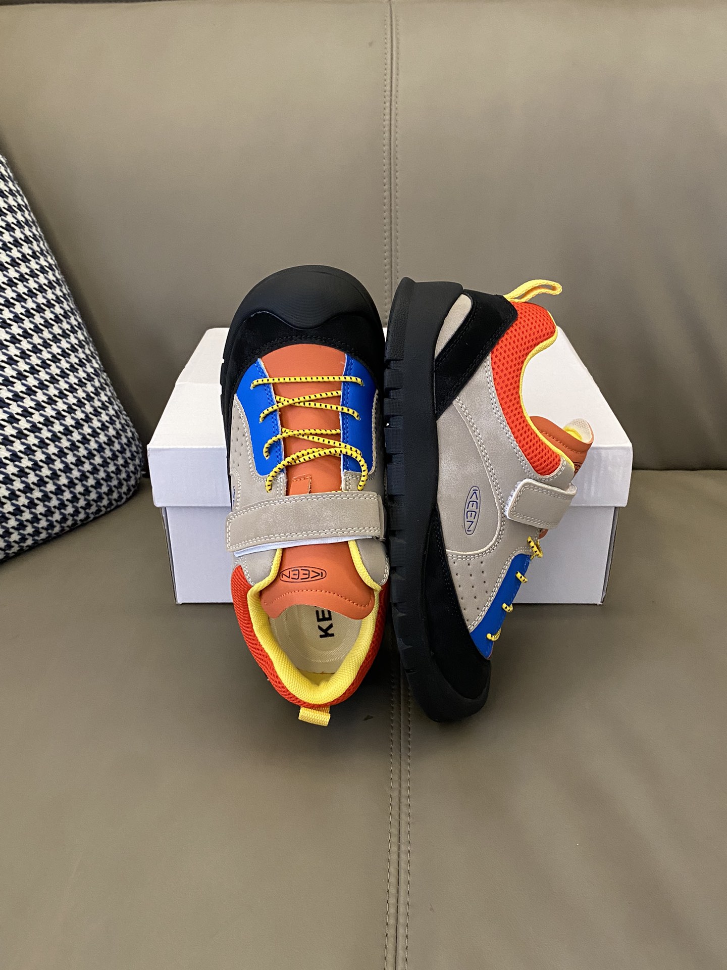 图片[5]-原图直出🌟 KEEN 登山鞋上脚真的很舒服😌软软的鞋底很跟脚哦👻魔术贴设计，穿脱起来也方便✅网面设计透气性不错的👏🏻日常穿或者上学穿简直太适🈴啦-选品中心