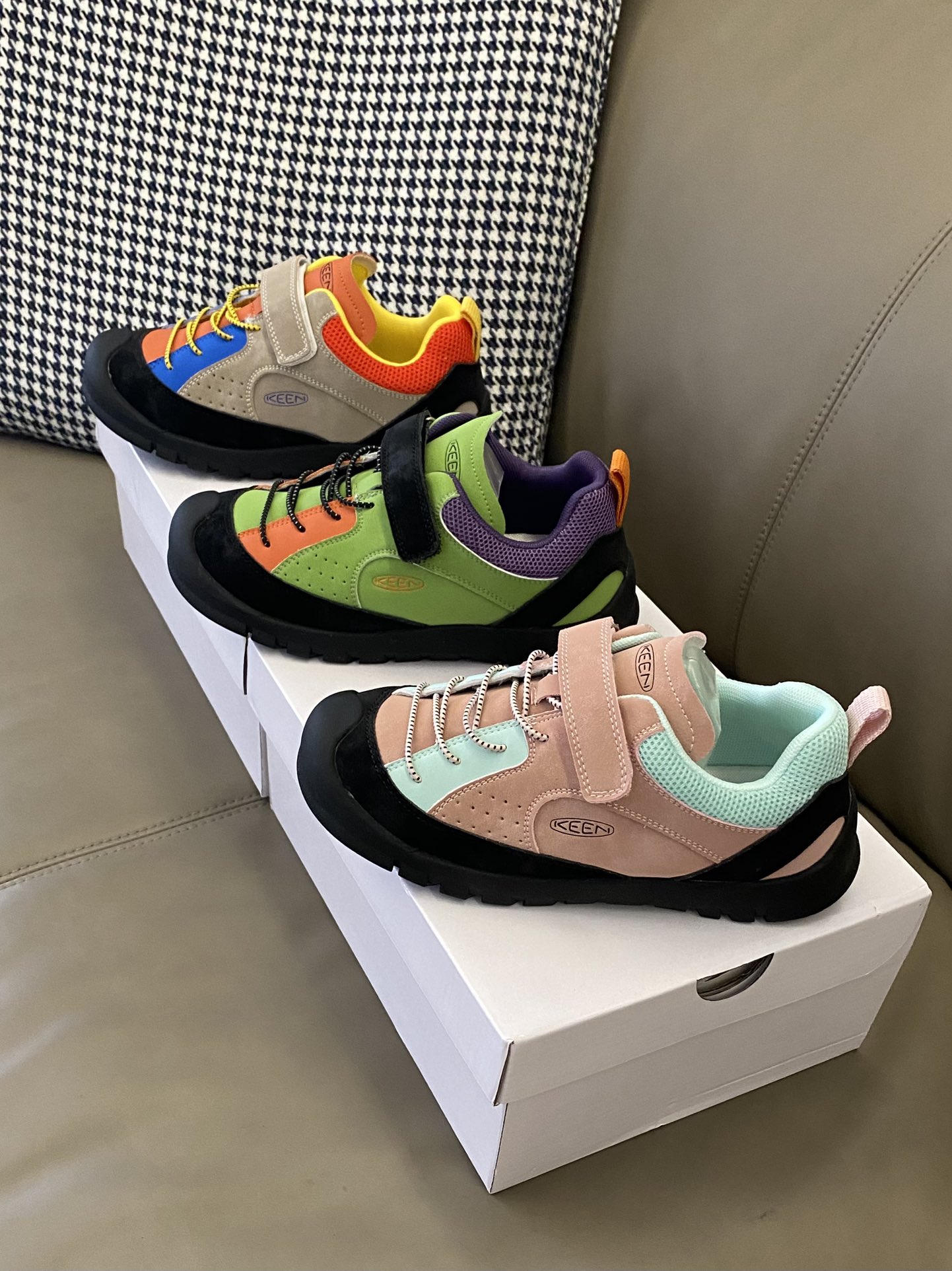 图片[8]-原图直出🌟 KEEN 登山鞋上脚真的很舒服😌软软的鞋底很跟脚哦👻魔术贴设计，穿脱起来也方便✅网面设计透气性不错的👏🏻日常穿或者上学穿简直太适🈴啦-选品中心