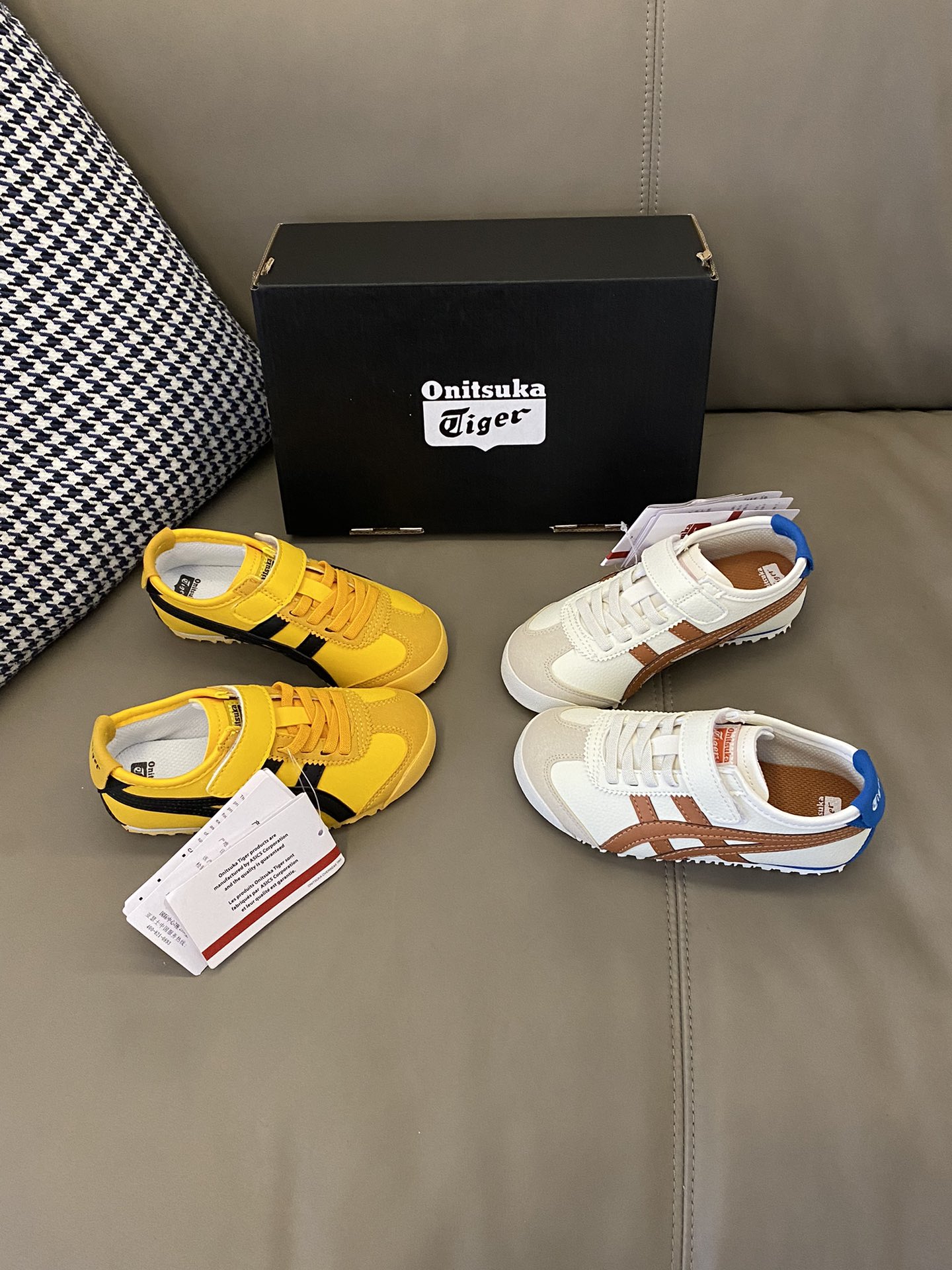 图片[8]-原图直出🌟 这款亚瑟士真的是童鞋天花板💕魔术贴款式可以调节鞋面高度😍鞋头防撞踢保护脚趾🦶🏻鞋底防滑耐磨✅全方位保护孩子的成长🎉-选品中心