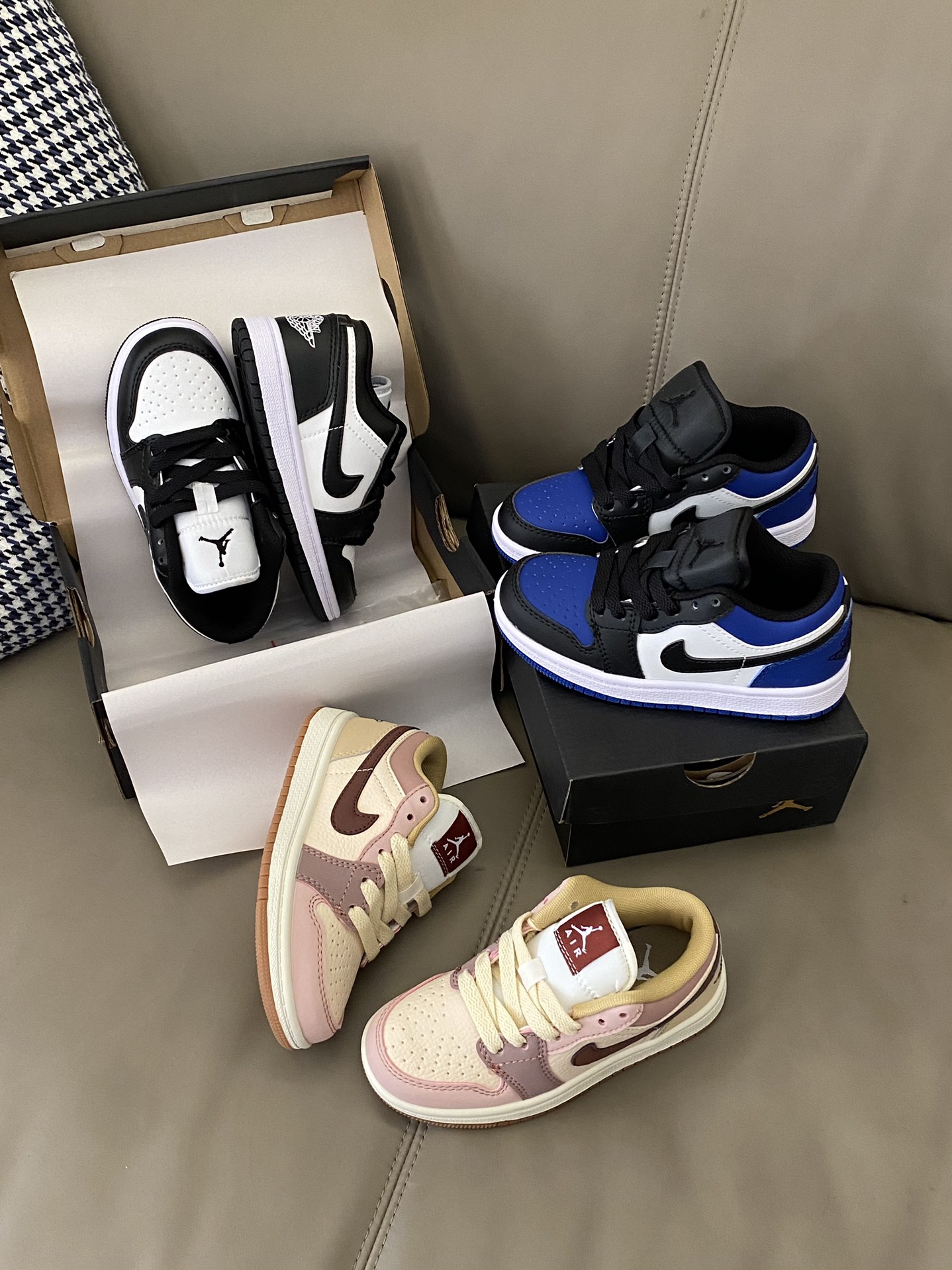 图片[3]-这双板鞋无论是日常穿搭还是逛街，它都能轻松驾奴😍简直是鞋柜里的必备神器‼️穿起来超级舒适😜颜值也是一流🤭d1576-选品中心