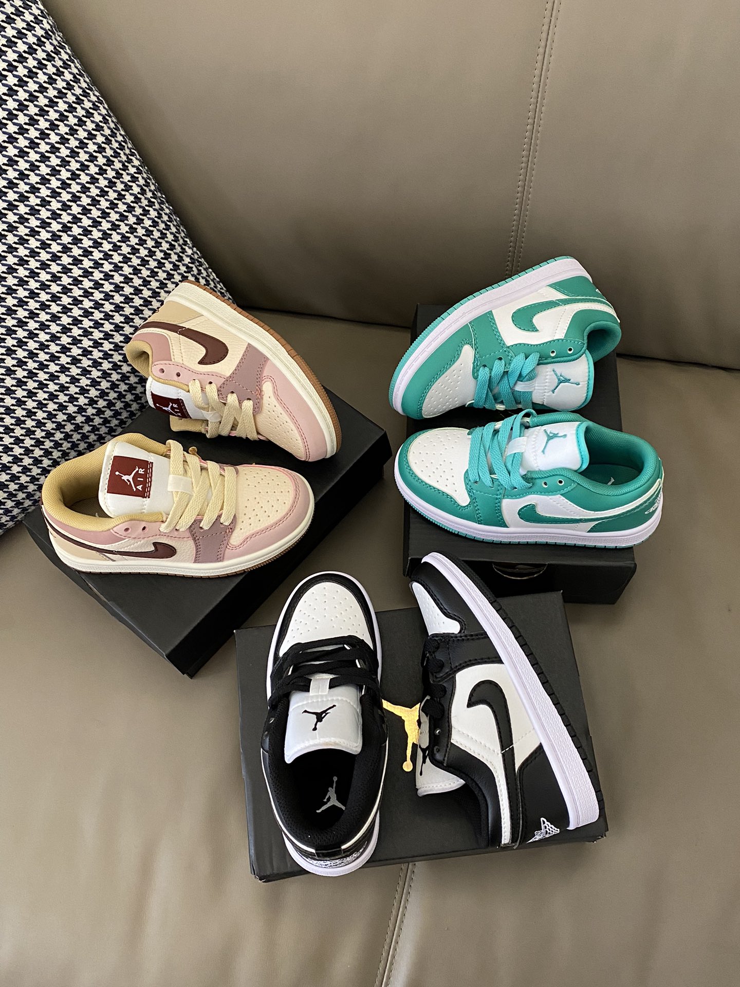 图片[2]-这双板鞋无论是日常穿搭还是逛街，它都能轻松驾奴😍简直是鞋柜里的必备神器‼️穿起来超级舒适😜颜值也是一流🤭d1576-选品中心