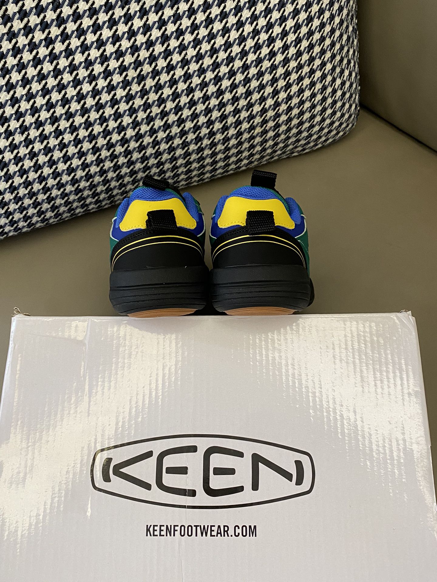 图片[7]-原图直出🌟 Keen 旋转扣运动鞋采用超迁鞋面+布时尚美观🤩内里柔软舒适不闷脚不臭脚🦶🏻旋转扣设计方便宝贝穿脱✅鞋底防滑耐磨～MNA214-选品中心