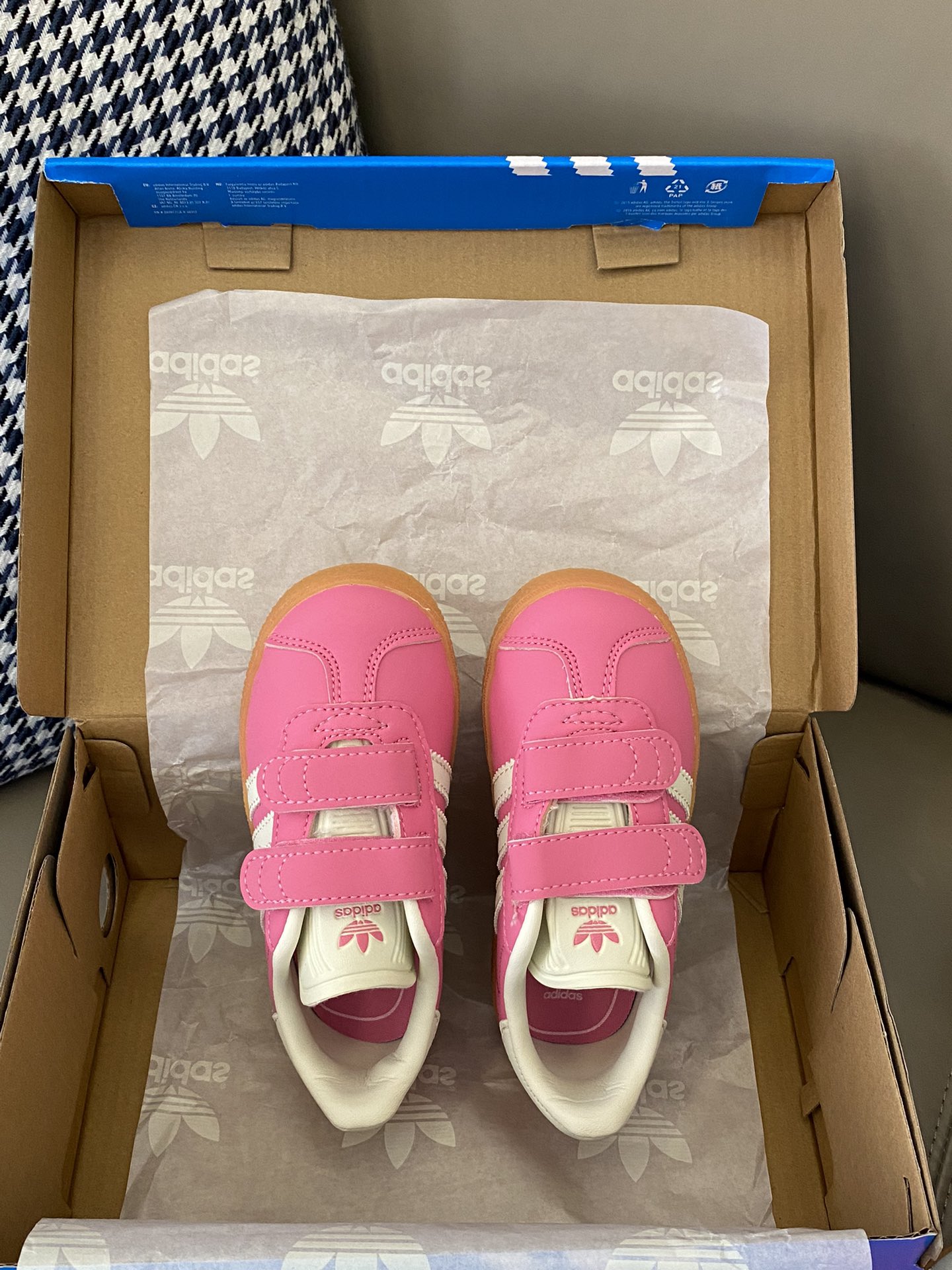 图片[2]-原图直出🌟 小童是两条杠魔术贴设计，大童则是三条杠魔术贴设计🤩穿脱方便✔️三个颜色都值得全入手巨巨巨美说累了-选品中心