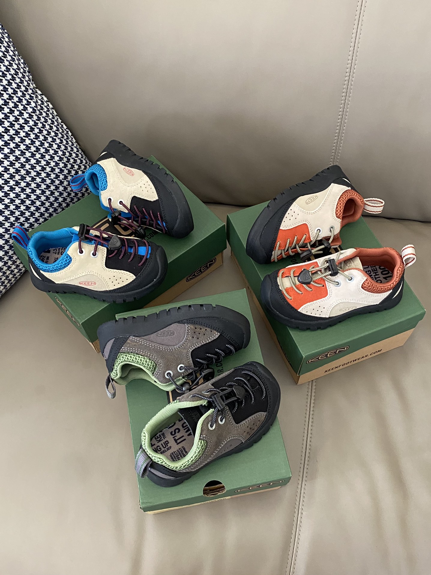 图片[2]-原图直出🌟 这双KEEN 登山鞋真的是超级舒适👻鞋底防滑耐磨✅而且超级轻便☁️更加值得推荐的是它百搭🤭不分场合的百搭✌🏻不管日常户外运动都能搭配🥳-选品中心