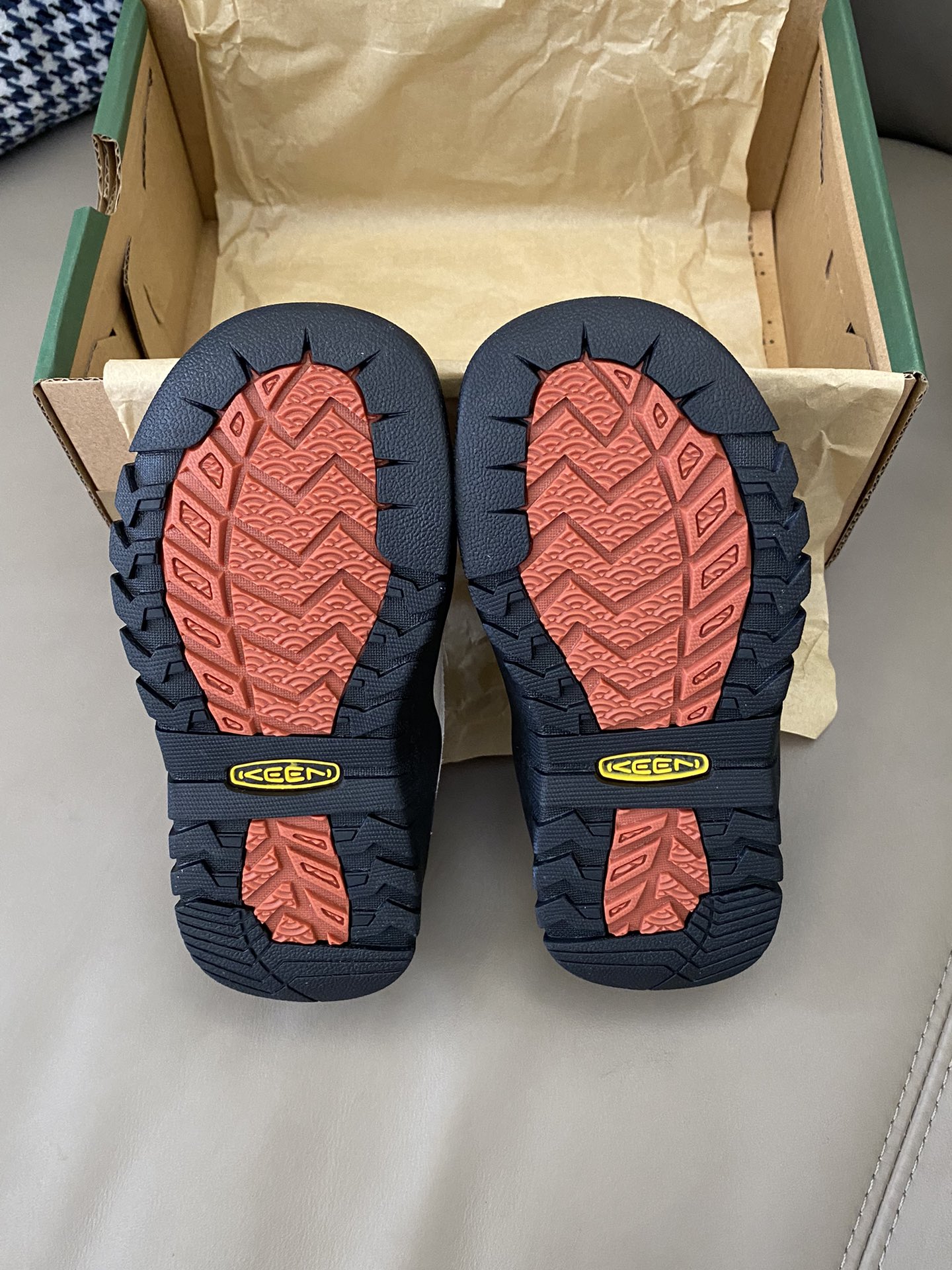 图片[9]-原图直出🌟 这双KEEN 登山鞋真的是超级舒适👻鞋底防滑耐磨✅而且超级轻便☁️更加值得推荐的是它百搭🤭不分场合的百搭✌🏻不管日常户外运动都能搭配🥳-选品中心