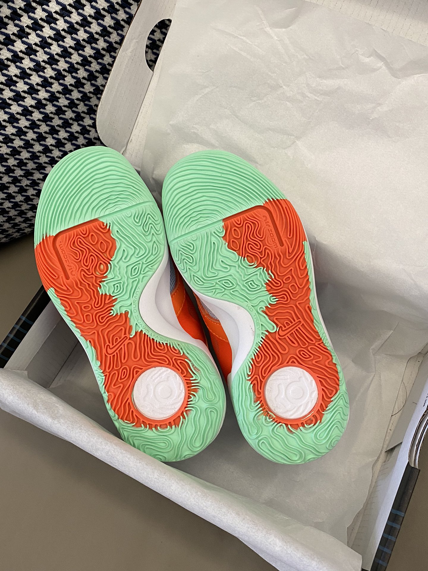 图片[9]-原图直出🌟 NK KD Trey 5 X儿童篮球鞋👟内里柔软舒适😜鞋底防滑耐磨✅让宝贝在篮球场上称霸全场😍实战必备的一款篮球鞋🏀-选品中心