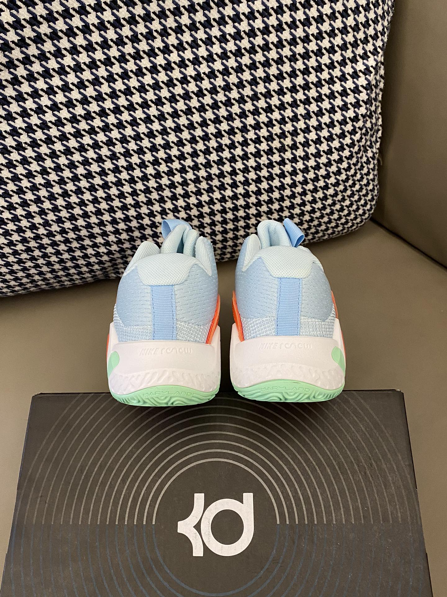 图片[7]-原图直出🌟 NK KD Trey 5 X儿童篮球鞋👟内里柔软舒适😜鞋底防滑耐磨✅让宝贝在篮球场上称霸全场😍实战必备的一款篮球鞋🏀-选品中心