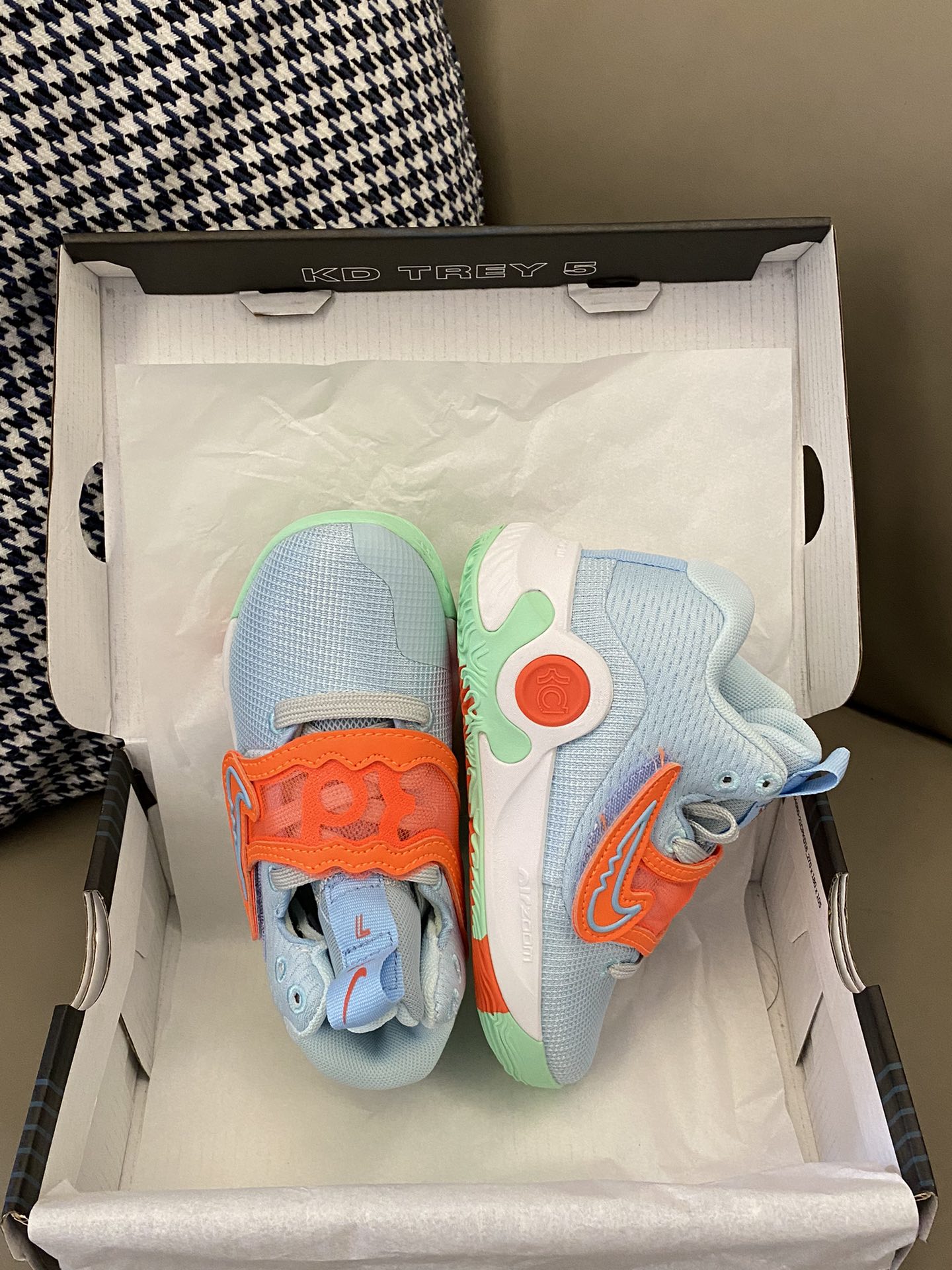 图片[2]-原图直出🌟 NK KD Trey 5 X儿童篮球鞋👟内里柔软舒适😜鞋底防滑耐磨✅让宝贝在篮球场上称霸全场😍实战必备的一款篮球鞋🏀-选品中心