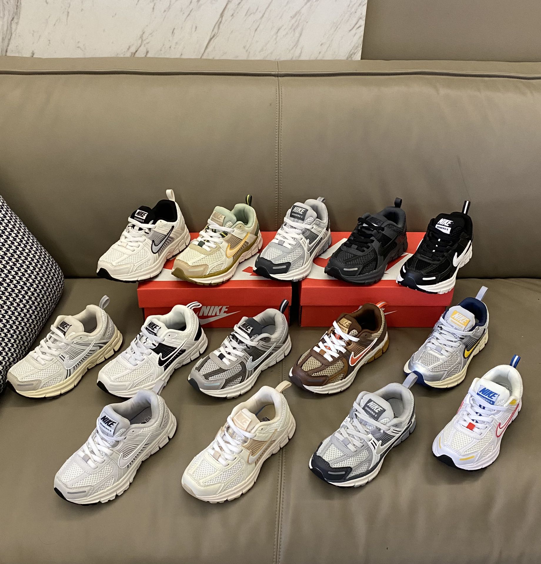 图片[8]-原图直出🌟 这双鞋可以穿着打球、跑步都很香😍属于在两个领域的能力都不错👌🏻而且颜值很高，整体亮眼🤩鞋底是大纹路防滑能力强关键性价比高😻-选品中心