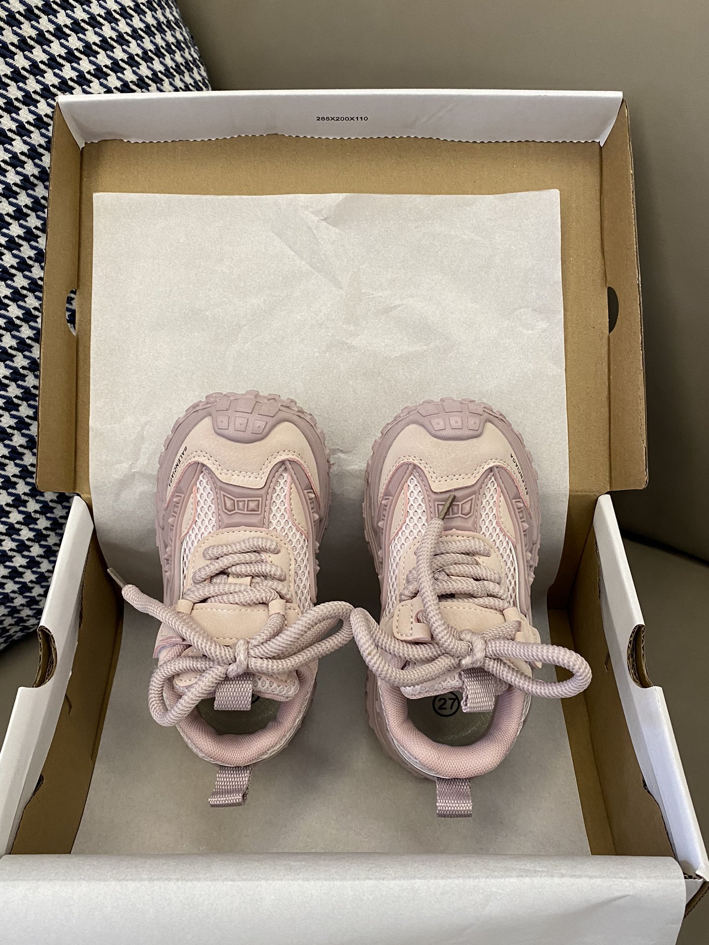 图片[2]-原图直出🌟 鞋面采用网布设计，宝贝穿起来更舒适透气💨 魔术贴设计方便宝贝穿脱✅鞋底是橡胶材质，具有很好的防滑效果👏🏻穿起来更加安-选品中心