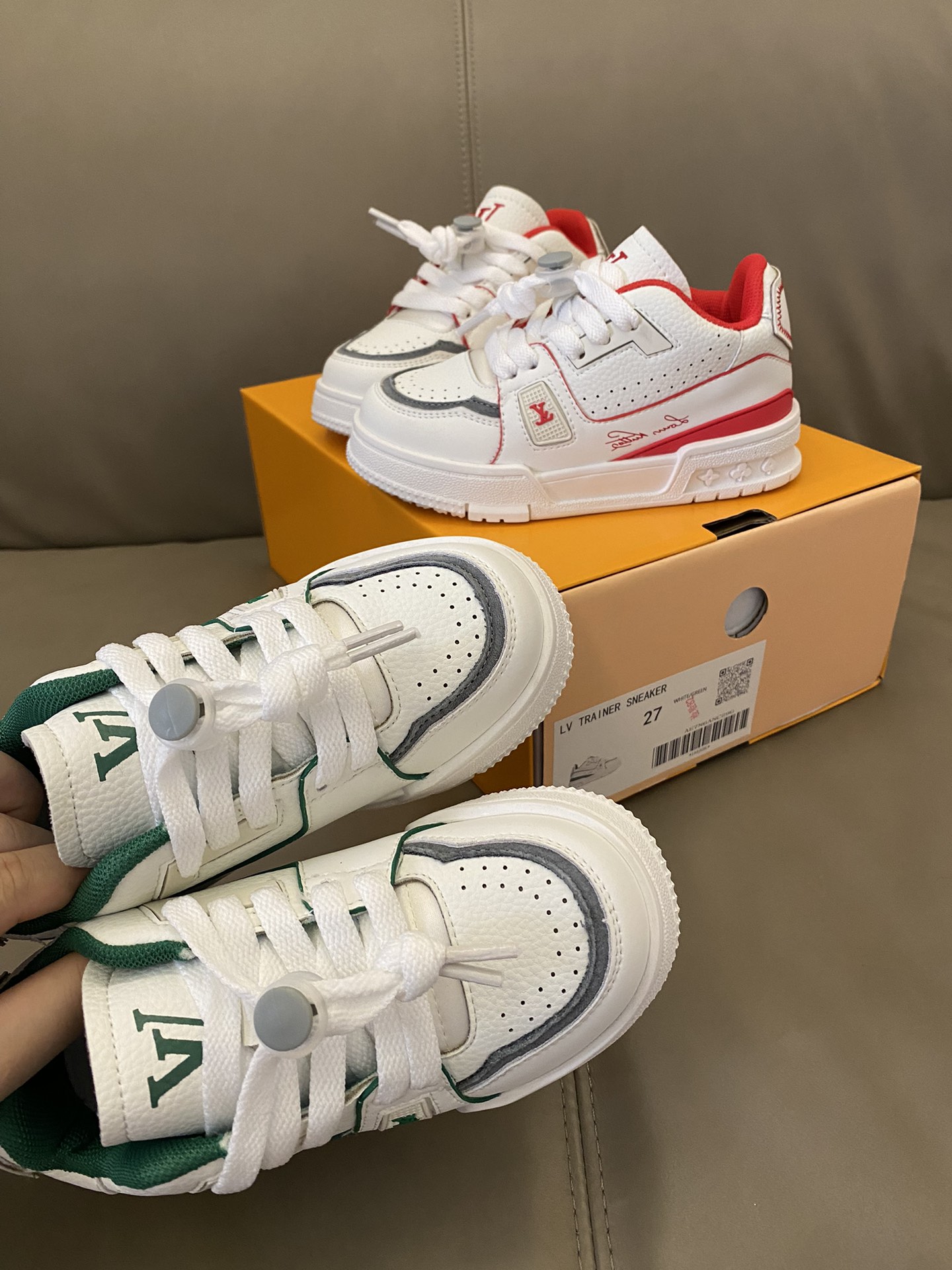 图片[6]-原图直出🌟 LV TRAINER 松紧扣运动板鞋气垫👟鞋面采用轻盈的透气孔设计，让宝贝双脚更加透气💨松紧扣设计方便宝贝自由调节🤩鞋底防滑耐磨✅-选品中心