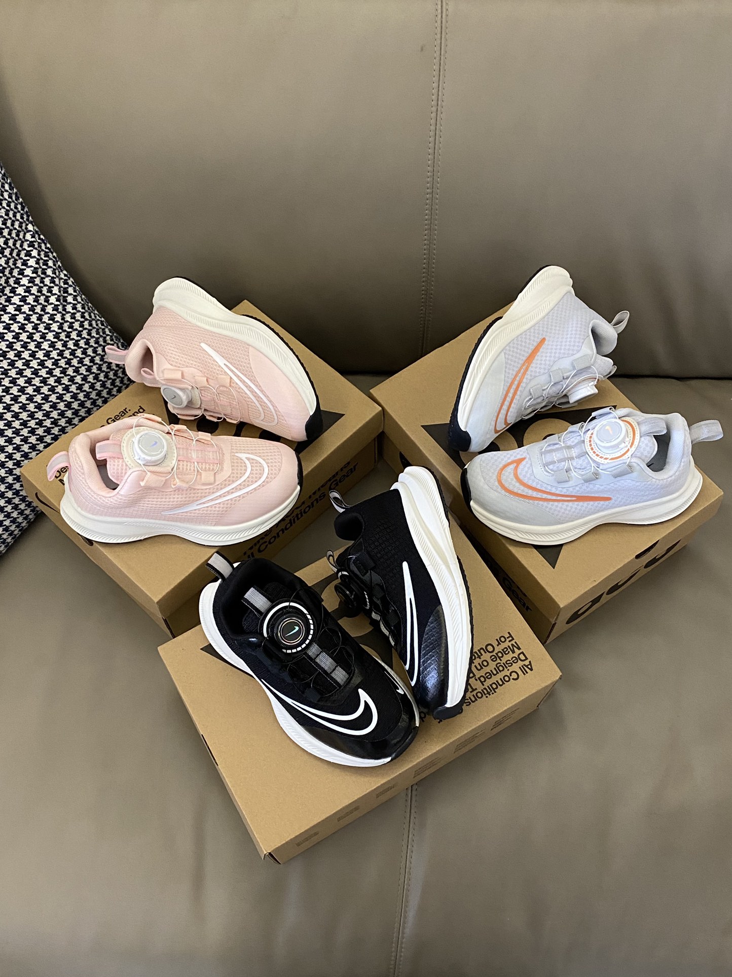 图片[6]-原图直出🌟 旋转扣设计方便宝贝穿脱✅微翘防踢鞋头🤩有效保护稚嫩双脚👣橡胶鞋底提供足够的减震回弹🐵并且十分的耐弯折😍让宝宝安安心心的去玩耍-选品中心