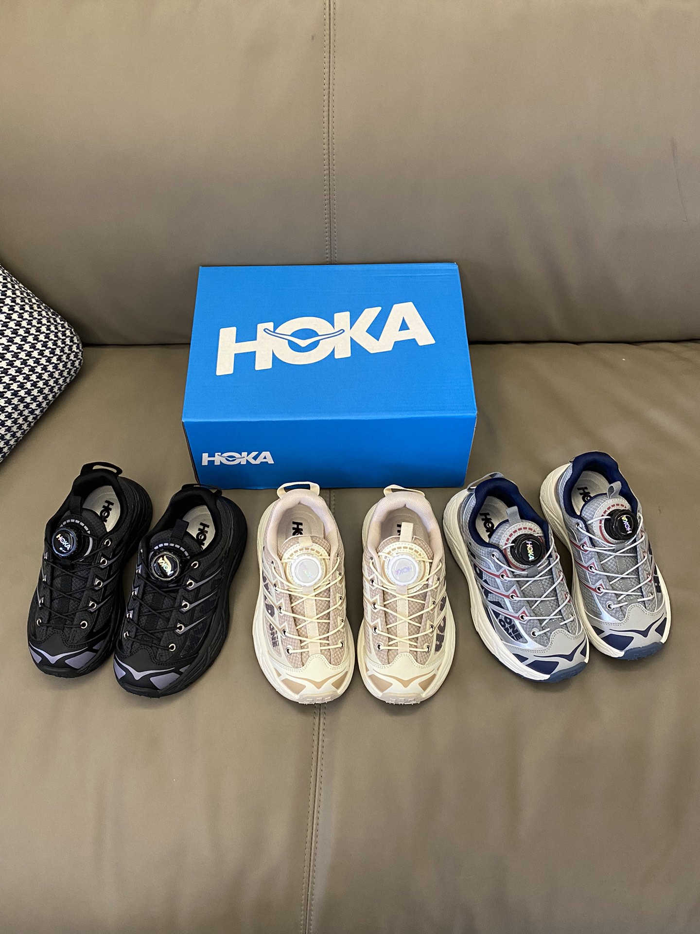 图片[8]-~ 原图直出🌟 鞋面采用了皮革相拼，带来良好的舒适性和强支撑力🤘EVA中底厚实而轻便😻鞋底防滑耐磨🎊 旋转扣设计方便宝贝穿脱✅-选品中心