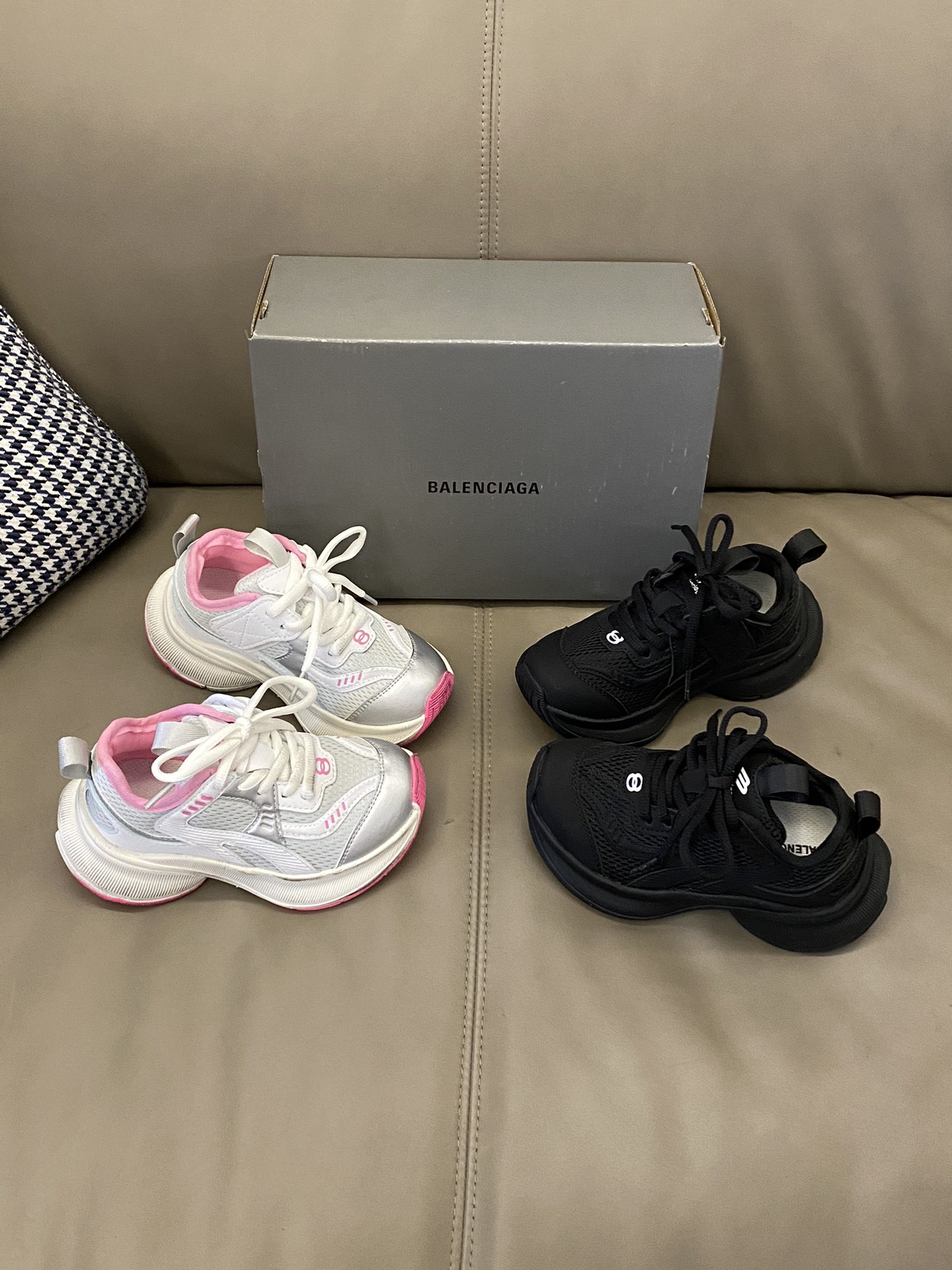 图片[8]-原图直出🌟 整体鞋身采用透气网面💨固定鞋带+魔术贴设计方便宝贝穿脱✔️质量杠杠的👋🏻收到货保证趱不绝口🫣-选品中心