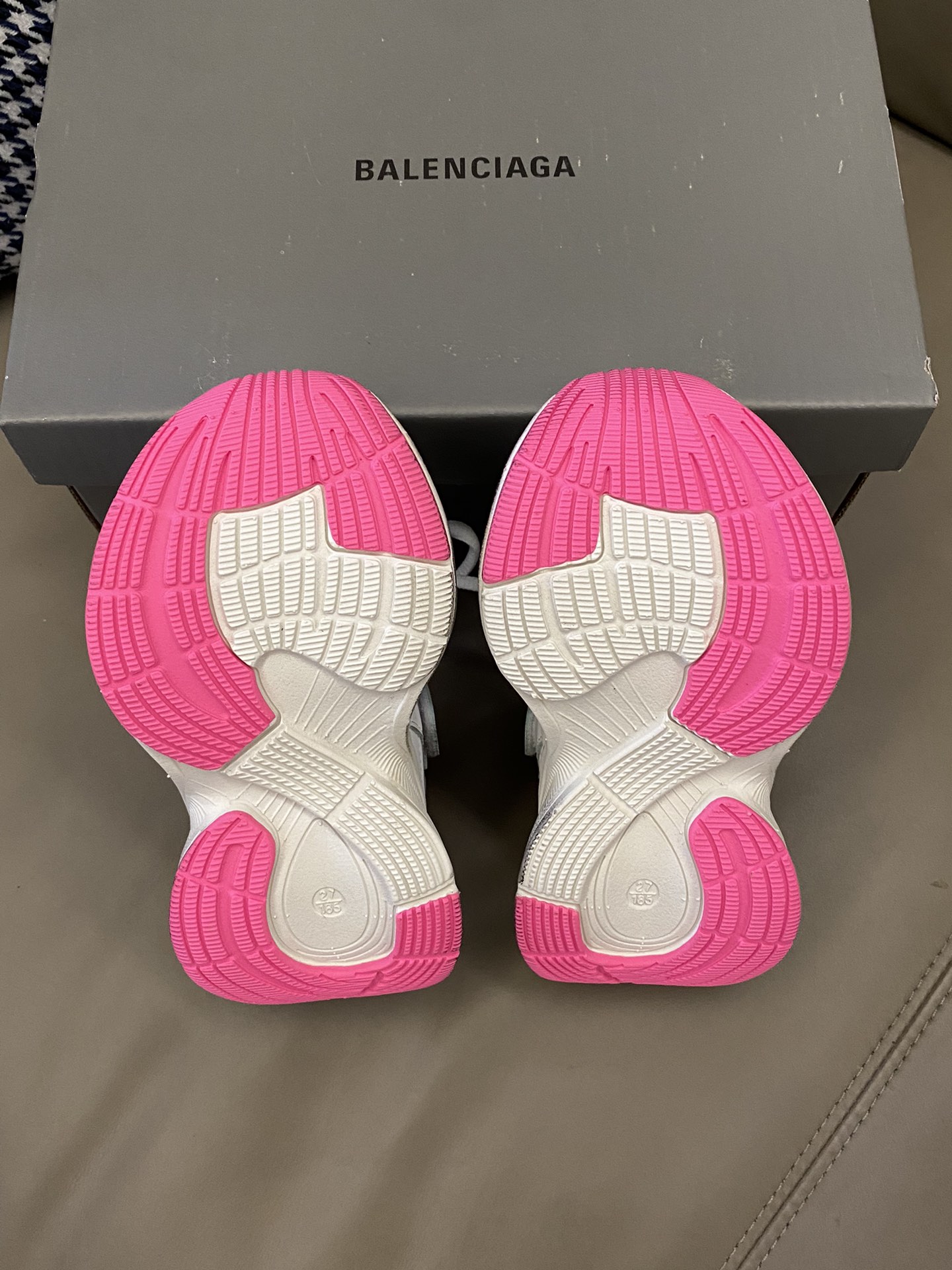 图片[9]-原图直出🌟 整体鞋身采用透气网面💨固定鞋带+魔术贴设计方便宝贝穿脱✔️质量杠杠的👋🏻收到货保证趱不绝口🫣-选品中心