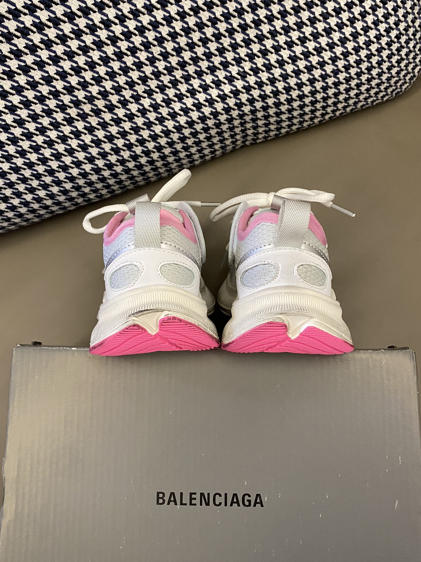 图片[7]-原图直出🌟 整体鞋身采用透气网面💨固定鞋带+魔术贴设计方便宝贝穿脱✔️质量杠杠的👋🏻收到货保证趱不绝口🫣-选品中心