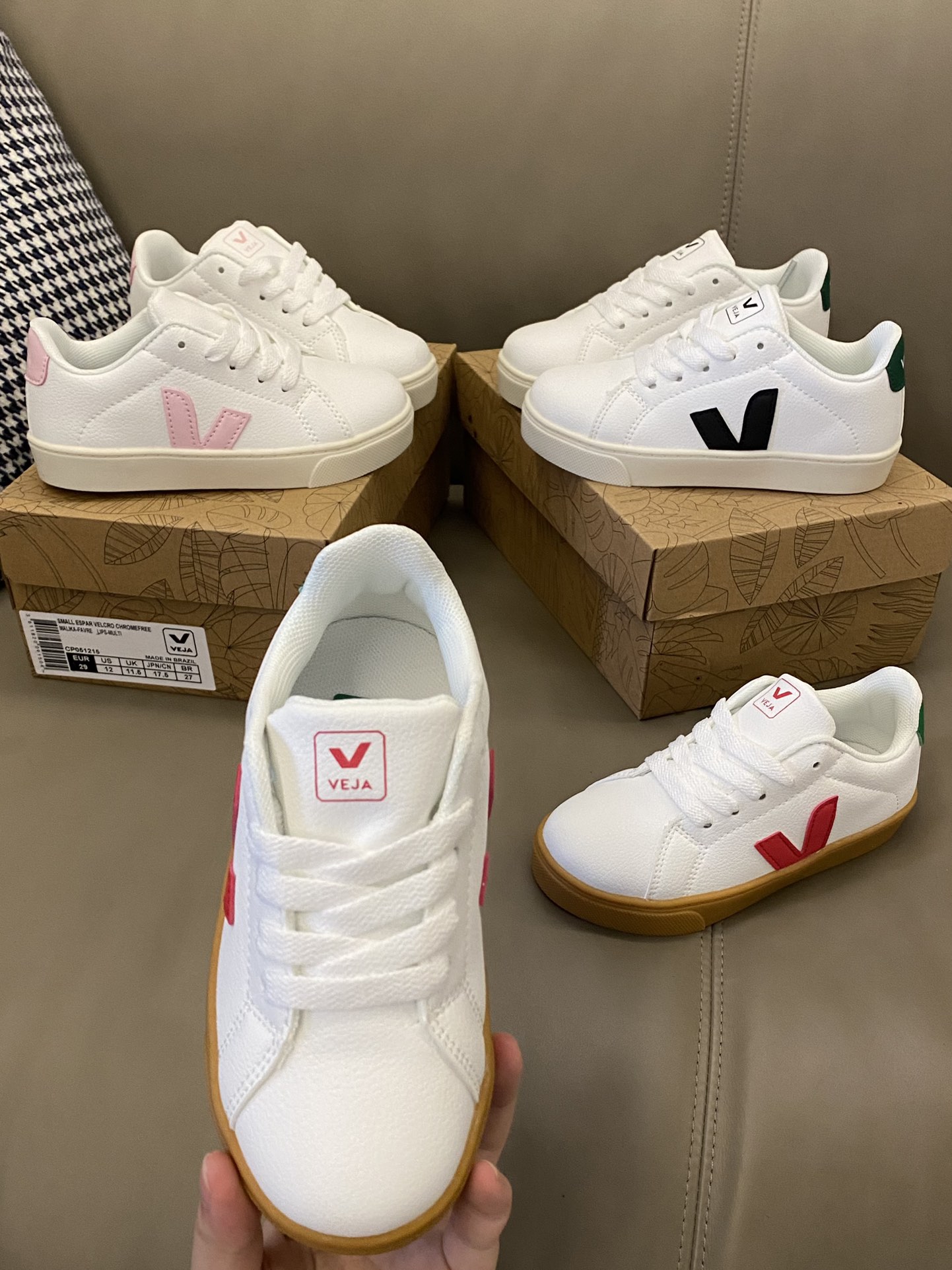 Celebrity Favorite: Veja Shoes Make a Statement with Minimalist Design and Strong Brand Identity