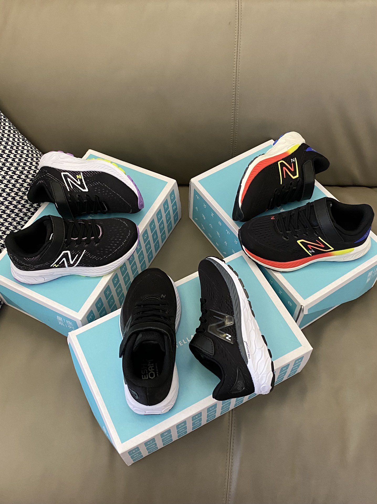 图片[8]-原图直出🌟 NB 魔术贴儿童运动鞋采用魔术贴设计穿脱方便👻内里柔软舒适～清爽透气💨鞋底防滑耐磨✔️非常的软弹🌟脚感超级奈斯👍🏻-选品中心