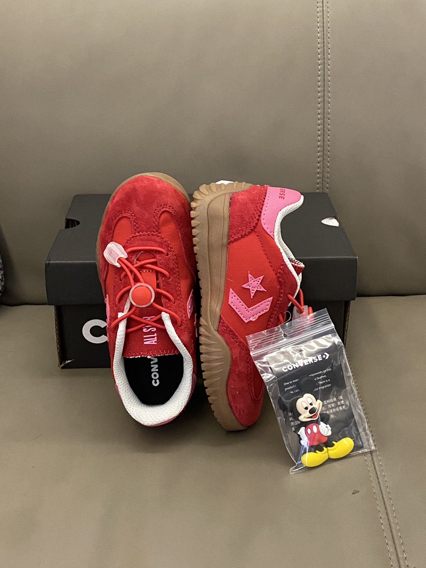 图片[2]-原图直出🌟 采用麂皮材质，手感柔软，透气性好💨穿着舒适👻而且耐磨耐脏✔️系带设计简约而不简单，可自由调节松紧穿脱方-选品中心