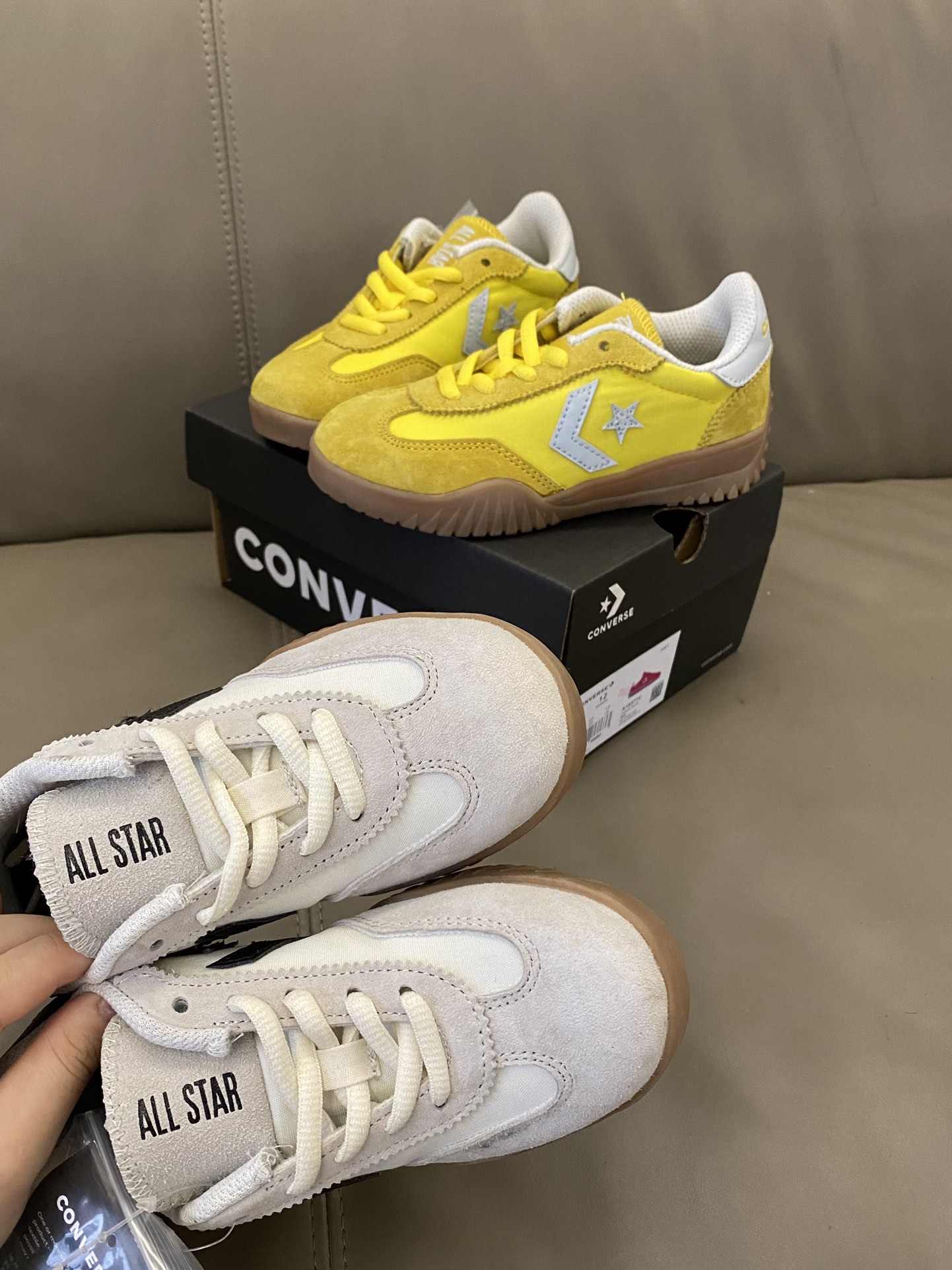 图片[3]-原图直出🌟 采用麂皮材质，手感柔软，透气性好💨穿着舒适👻而且耐磨耐脏✔️系带设计简约而不简单，可自由调节松紧穿脱方-选品中心