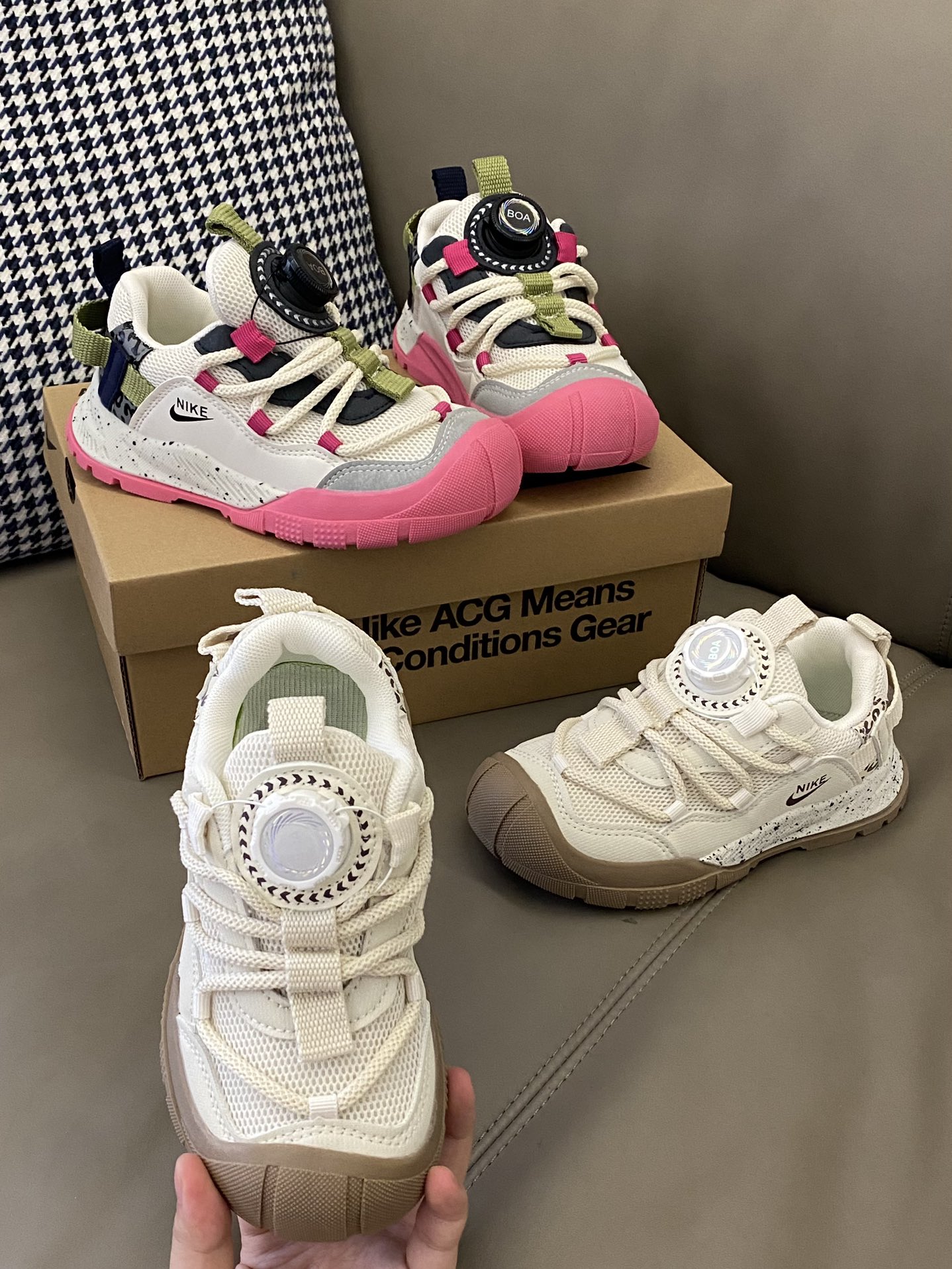 图片[4]-~ 原图直出🌟 鞋身轻便上脚舒适🤩旋转扣设计，再也不用担心系鞋带啦🫣鞋底轻量耐磨，行走无负担✅-选品中心