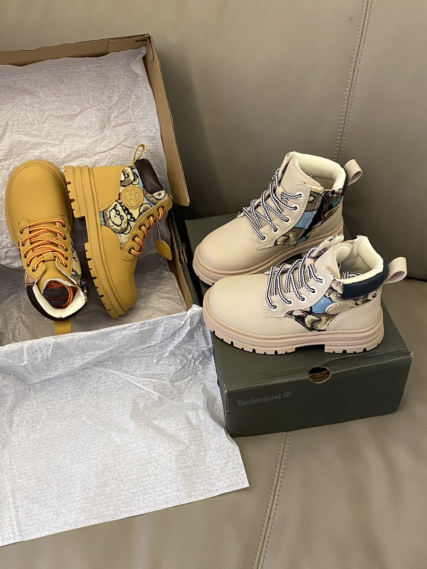 图片[4]-原图直出🌟 马丁靴采用高帮设计，保暖又帅气😎顺滑的拉链设计，使宝贝轻松穿脱✅鞋侧小熊图案设计🐻可爱又潮流🤩内里保暖效果杠杠的，鞋底防滑耐磨👻-选品中心