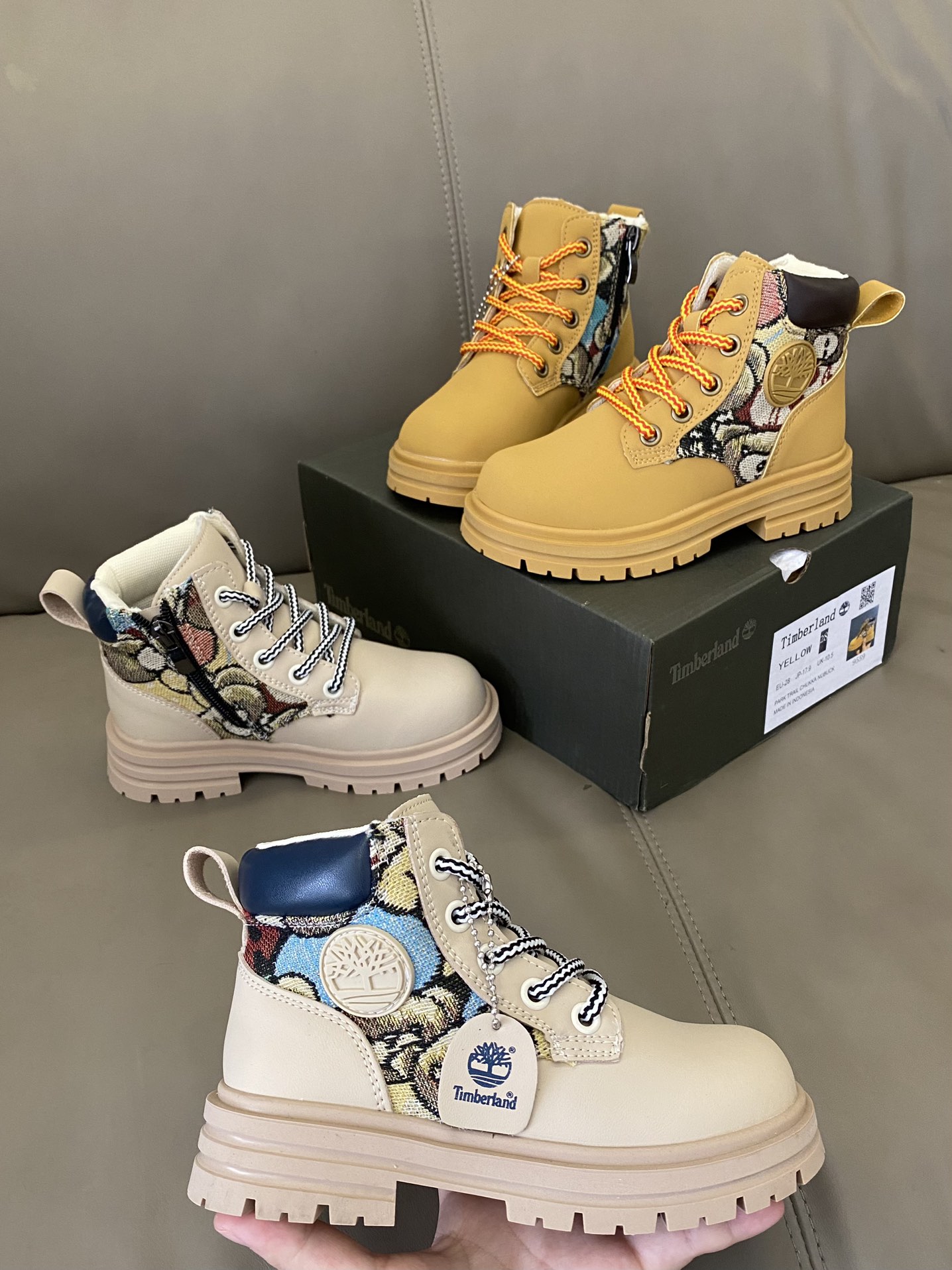 图片[3]-原图直出🌟 马丁靴采用高帮设计，保暖又帅气😎顺滑的拉链设计，使宝贝轻松穿脱✅鞋侧小熊图案设计🐻可爱又潮流🤩内里保暖效果杠杠的，鞋底防滑耐磨👻-选品中心