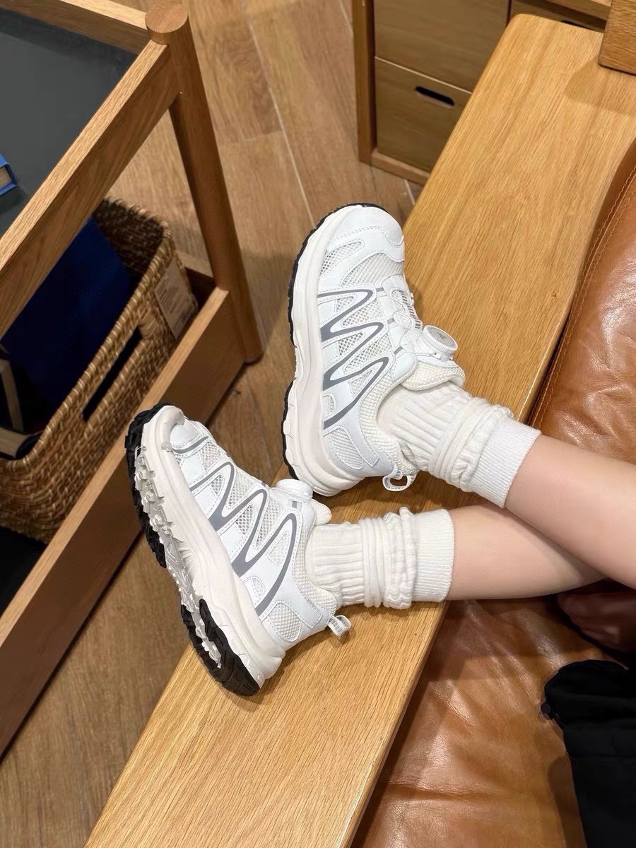 图片[9]-高品质口碑款童鞋推荐1️⃣0️⃣0️⃣ M下单备注：萨洛蒙XT-Q旋转纽扣童鞋 尺码：26-37，全网独家 📣📣不同品牌，不同系列的鞋子，鞋码存在差异 所以一定要量一下宝宝脚长 根据宝宝脚长+1～1.5cm选择相对应内长-选品中心