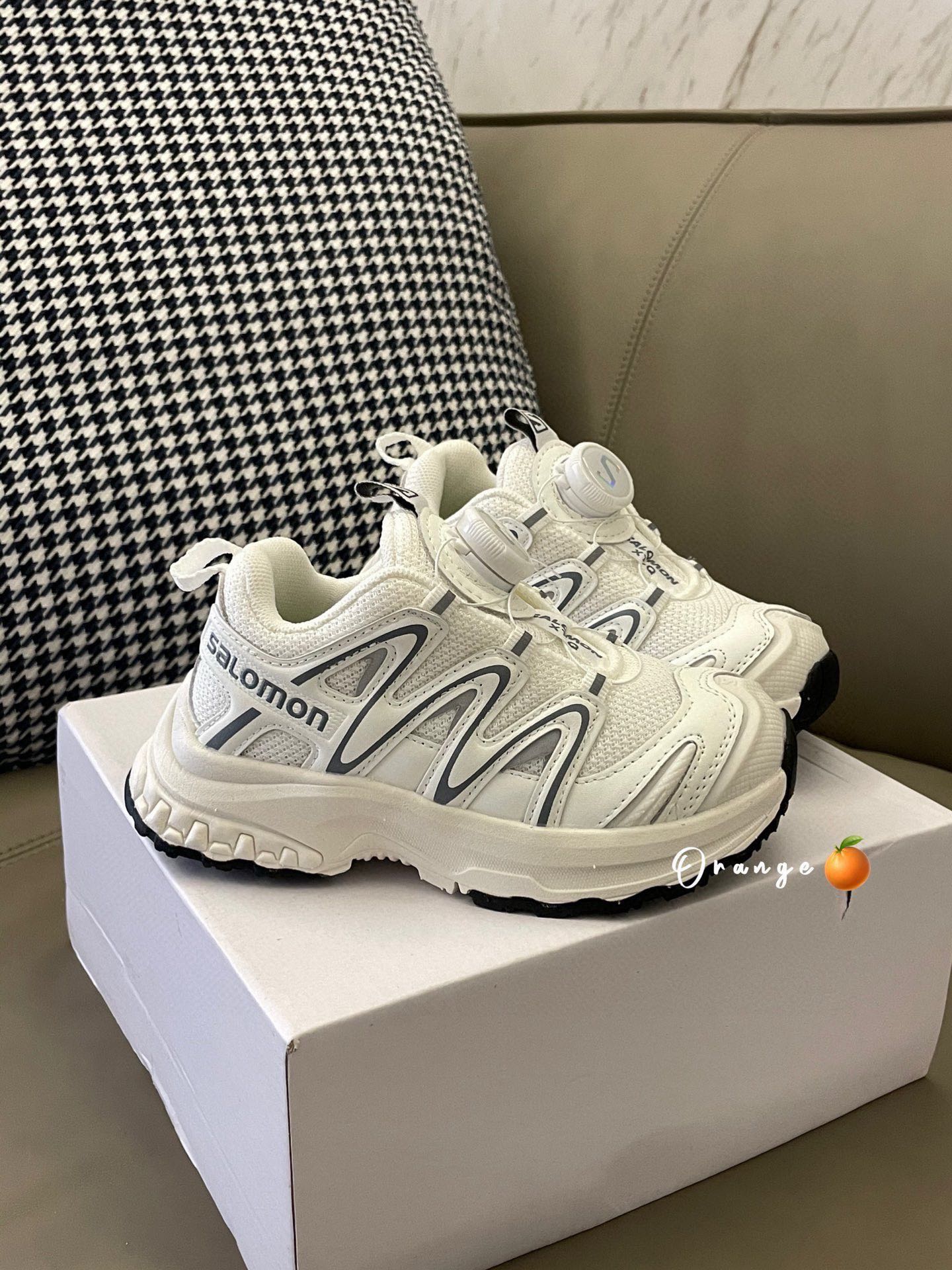 图片[2]-高品质口碑款童鞋推荐1️⃣0️⃣0️⃣ M下单备注：萨洛蒙XT-Q旋转纽扣童鞋 尺码：26-37，全网独家 📣📣不同品牌，不同系列的鞋子，鞋码存在差异 所以一定要量一下宝宝脚长 根据宝宝脚长+1～1.5cm选择相对应内长-选品中心