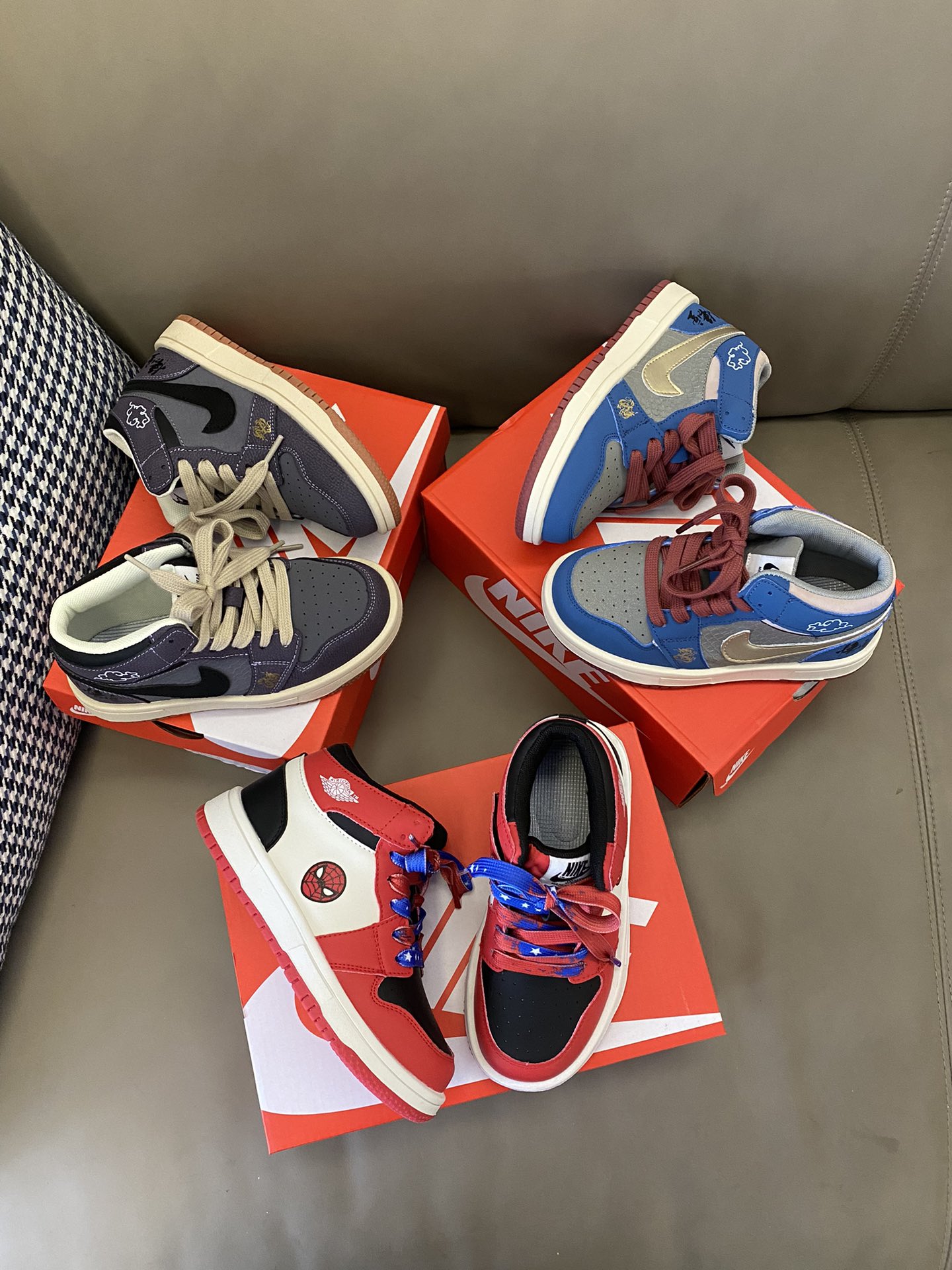 图片[5]-原图直出🌟 巨燃巨炸巨好穿的运动鞋来咯 实穿性与高颜值并存的一款😍可调节松紧搭配加大开口，穿脱超级方便✅柔韧灵活橡胶鞋底结合泡绵鞋底行走自如🥳-选品中心