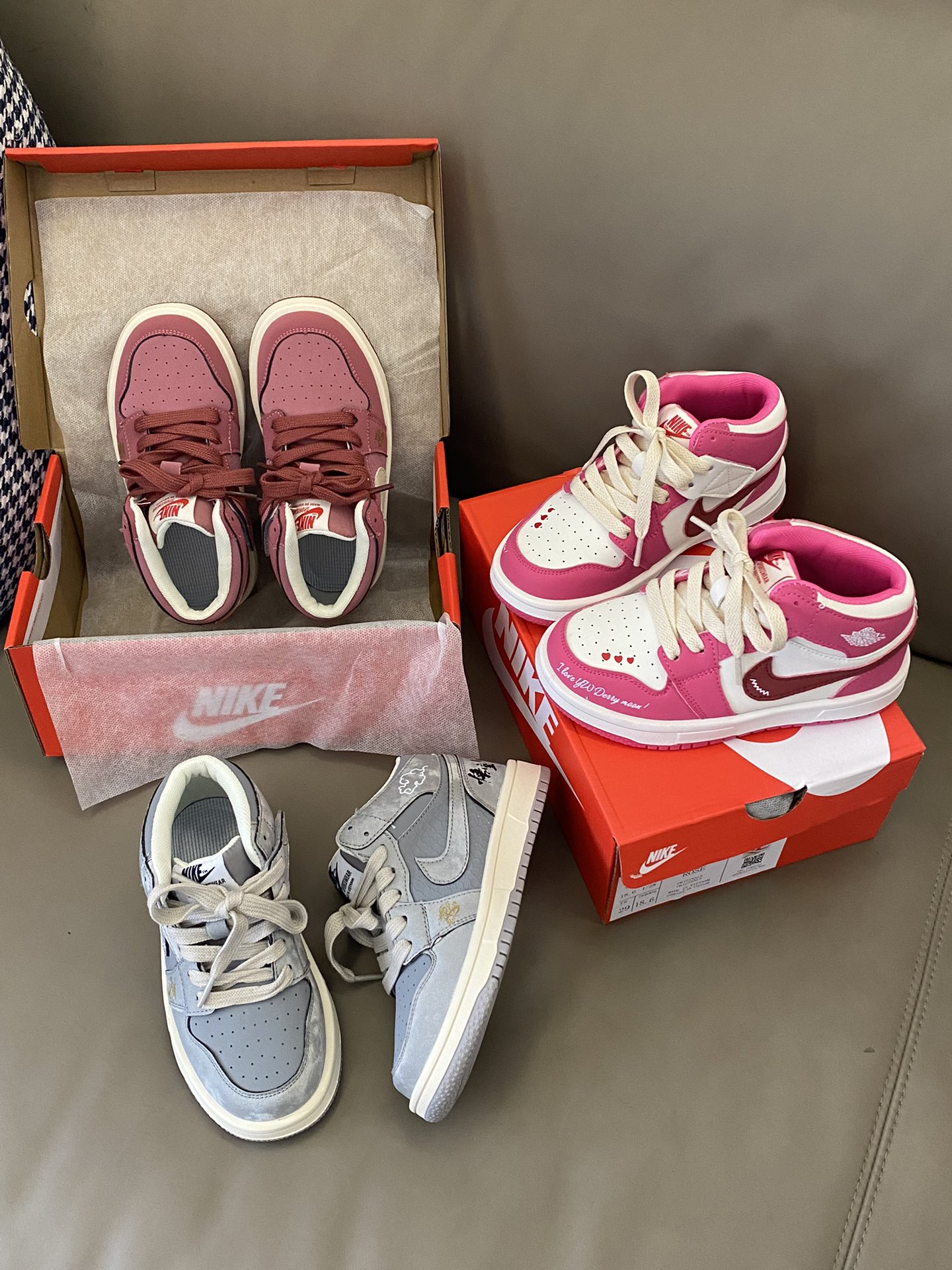 图片[4]-原图直出🌟 巨燃巨炸巨好穿的运动鞋来咯 实穿性与高颜值并存的一款😍可调节松紧搭配加大开口，穿脱超级方便✅柔韧灵活橡胶鞋底结合泡绵鞋底行走自如🥳-选品中心