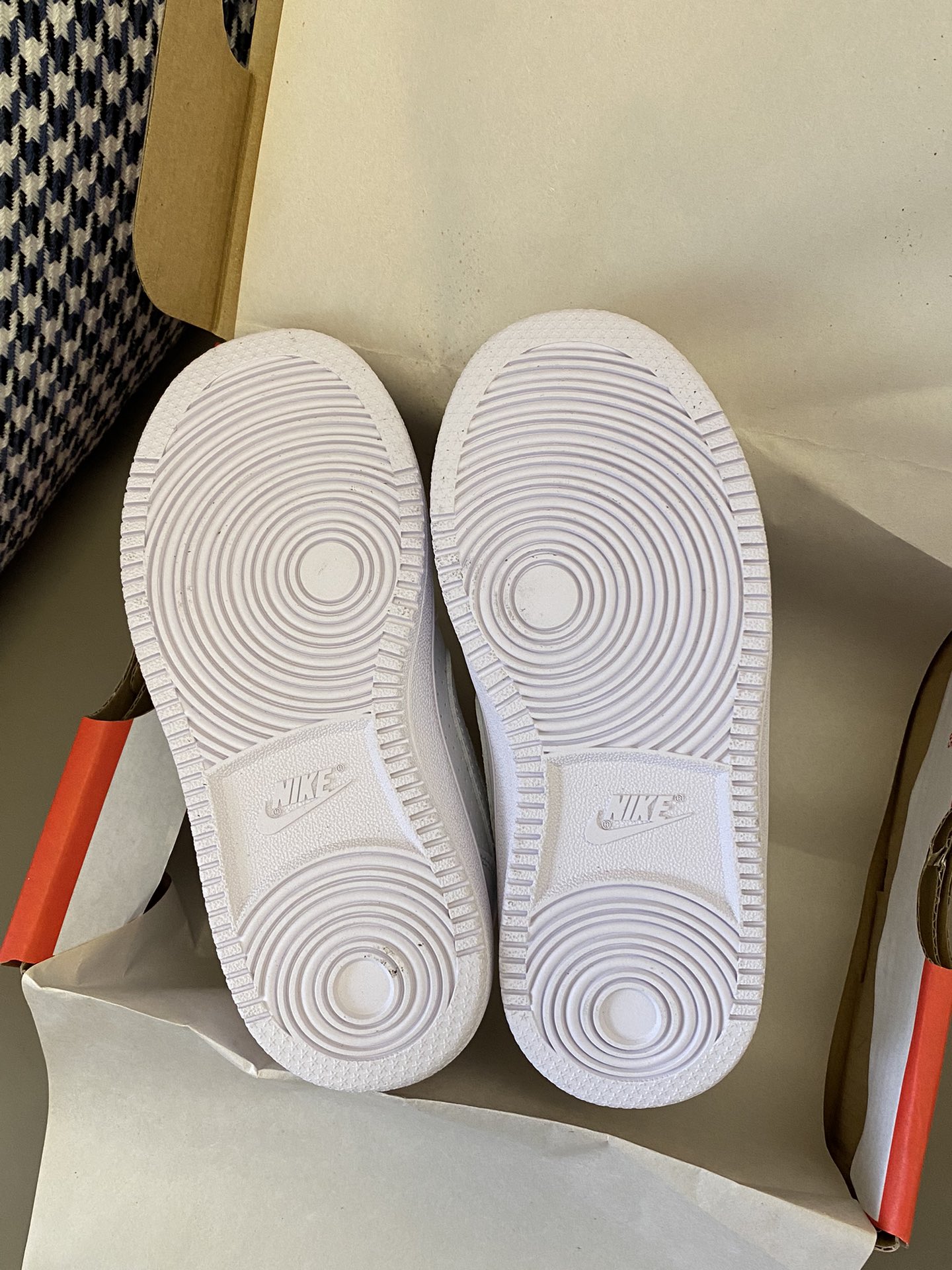 图片[9]-原图直出🌟 鞋面采用网孔设计清爽透气💨松紧带+魔术贴设计，方便宝贝穿脱✔️质量做工都很不错👍🏻鞋底软硬适中，很适合上学穿💯-选品中心