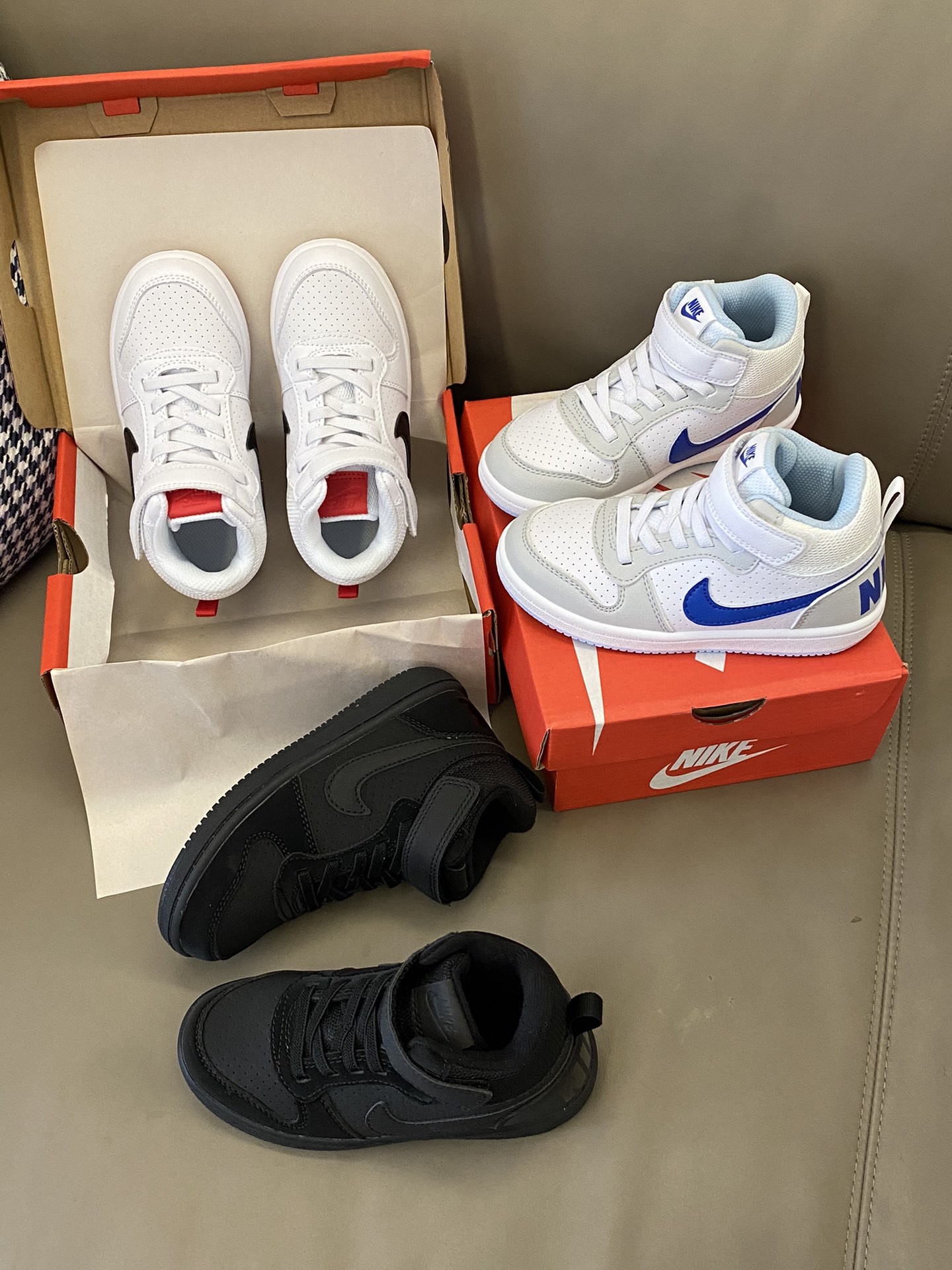 原图直出🌟 鞋面采用网孔设计清爽透气💨松紧带+魔术贴设计，方便宝贝穿脱✔️质量做工都很不错👍🏻鞋底软硬适中，很适合上学穿💯-选品中心