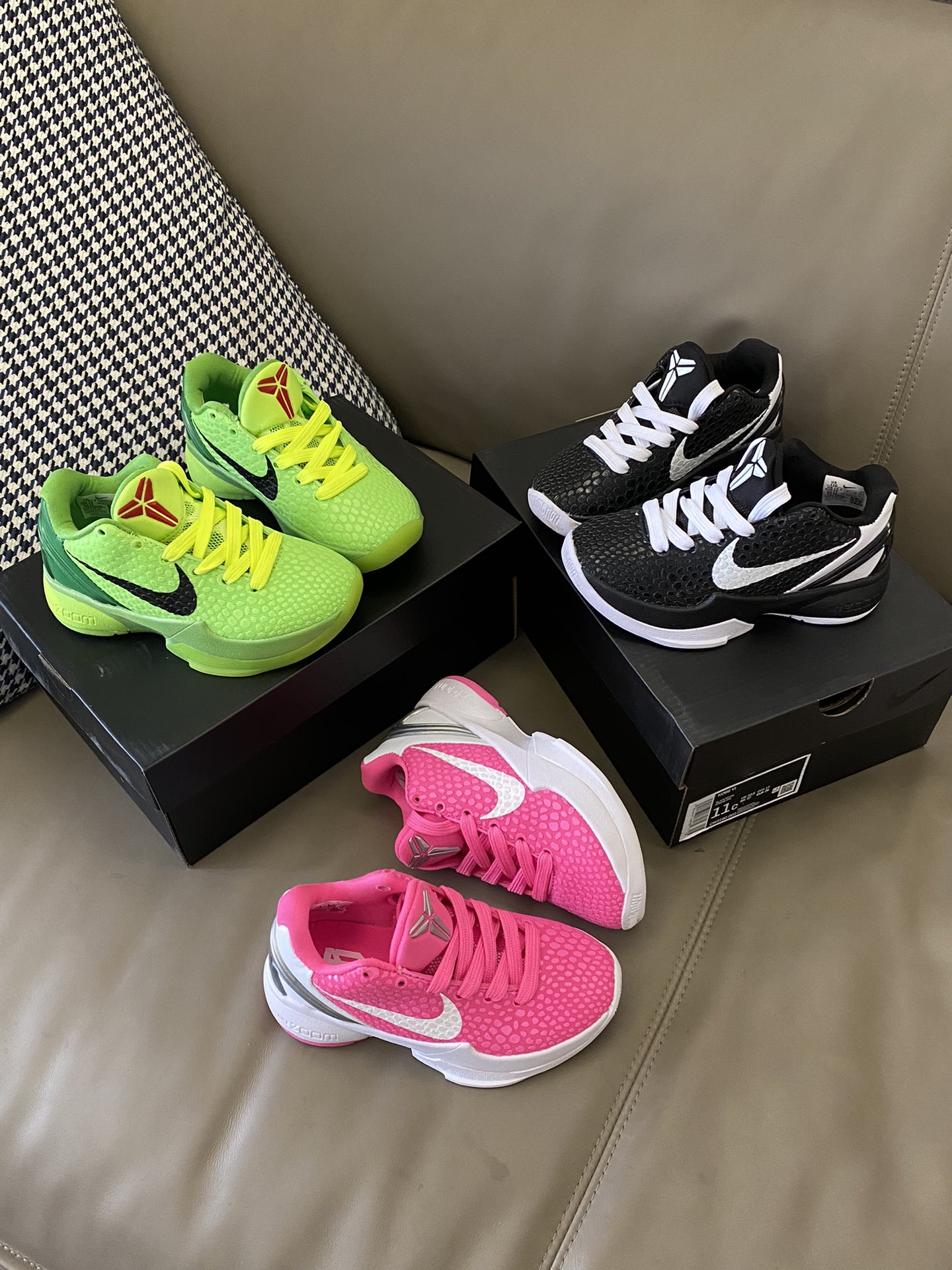 原图直出🌟 采用系带设计可自由调节松紧🤩后跟环绕下PU，足弓处的碳板以及恰到好处的防侧翻角，支撑性非常好👍🏻鞋底防滑耐磨✔️-选品中心